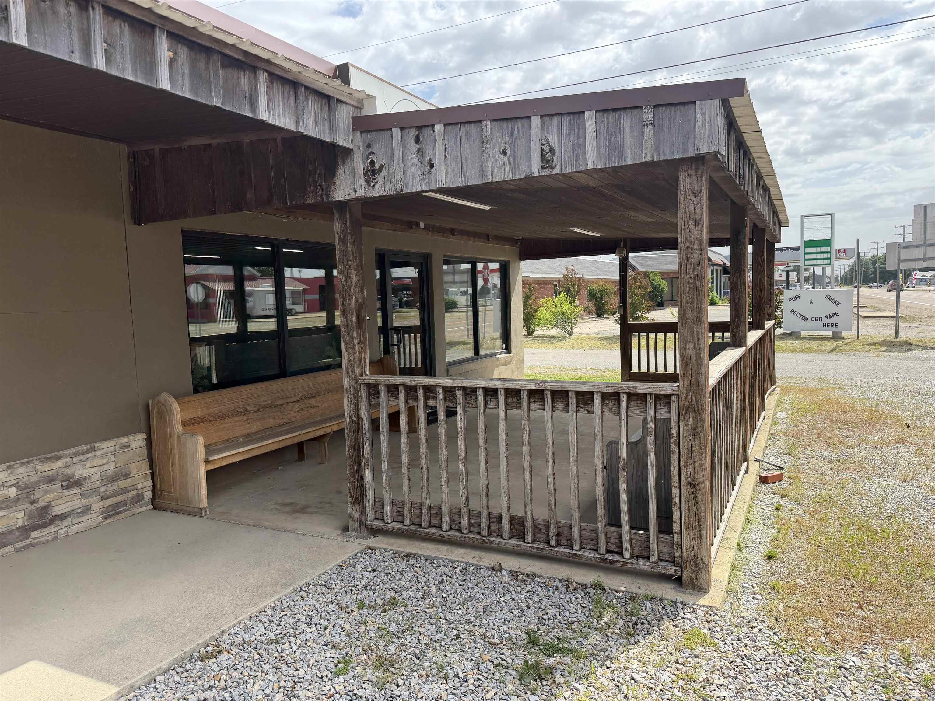 105 E 9th  Rector, AR