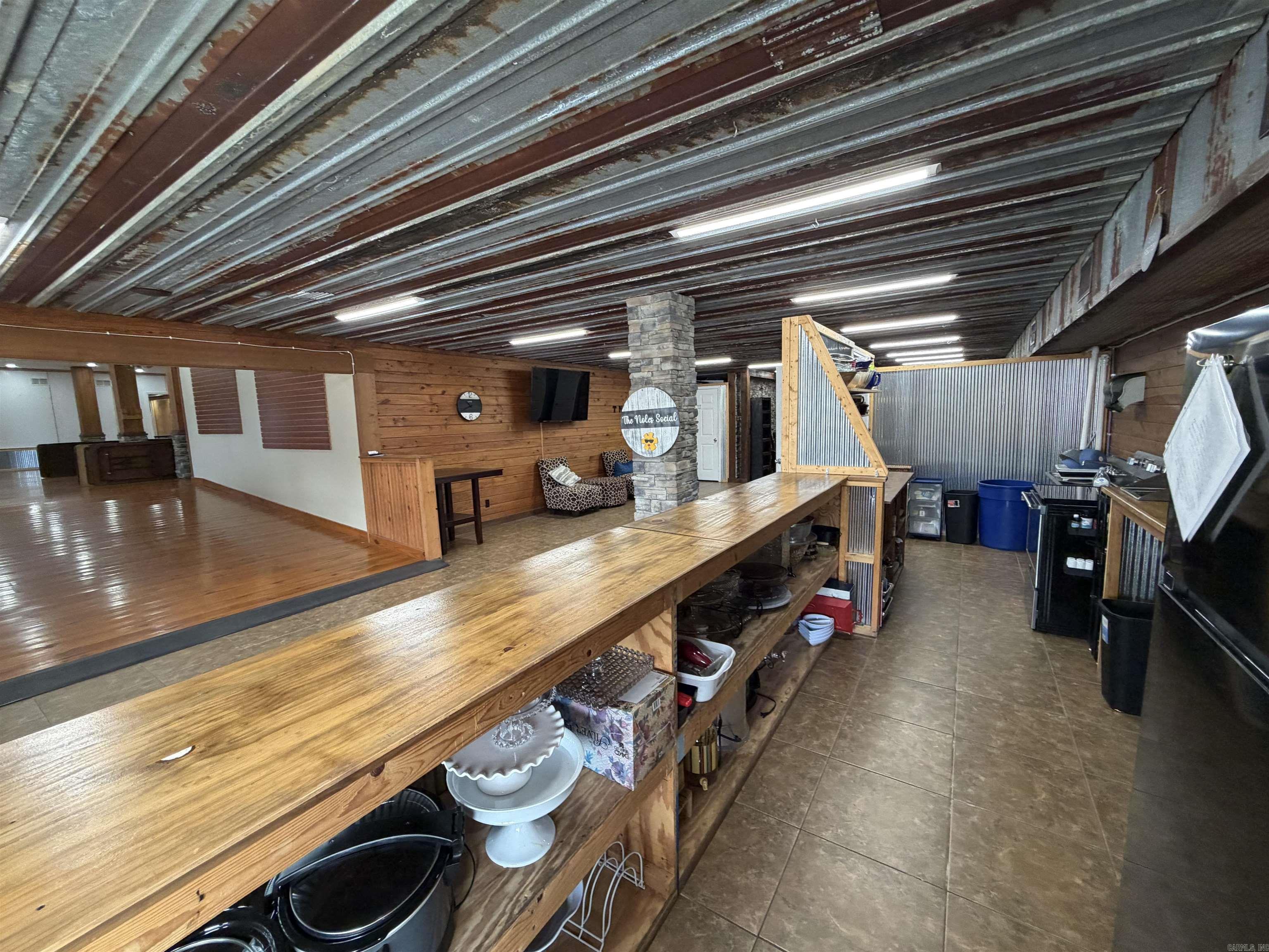 105 E 9th  Rector, AR