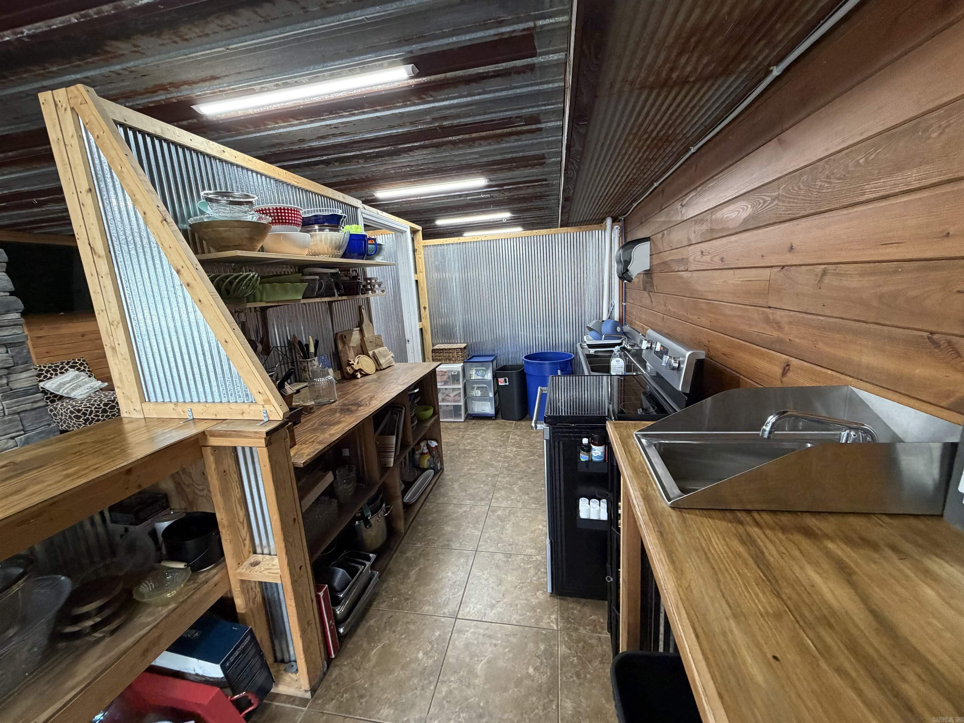 105 E 9th  Rector, AR