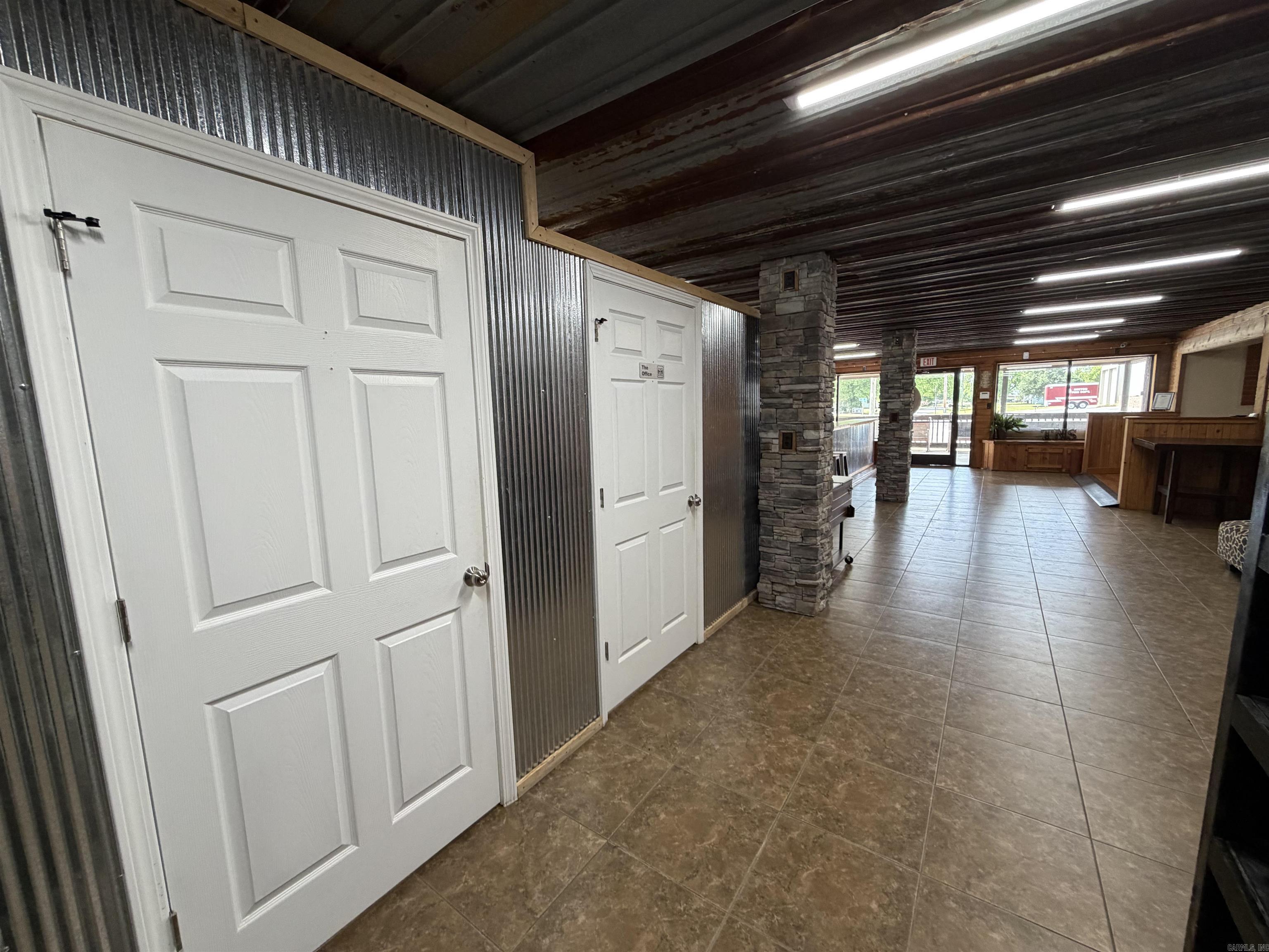 105 E 9th  Rector, AR