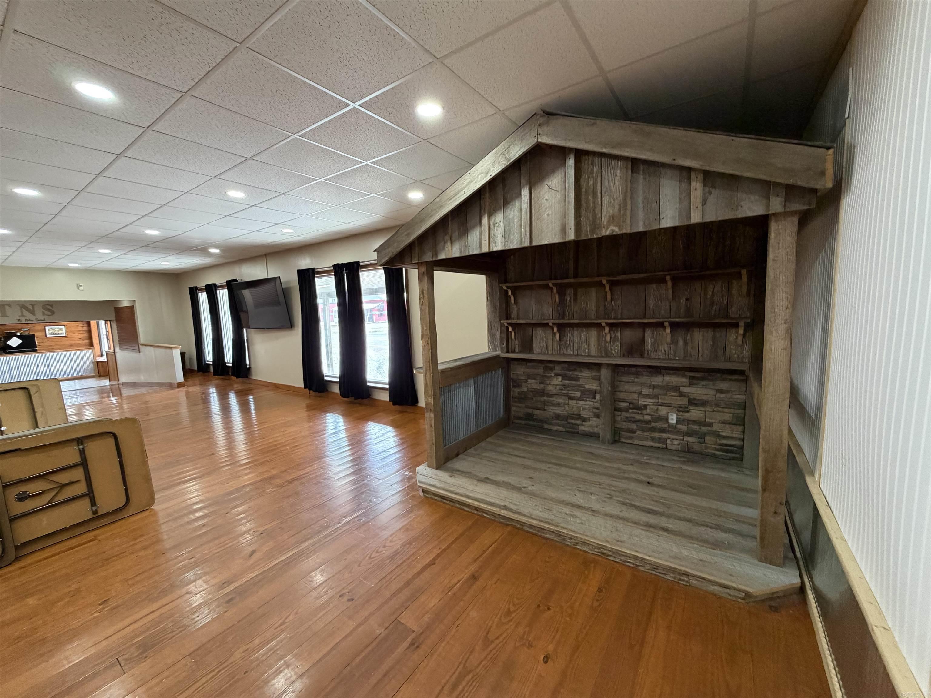 105 E 9th  Rector, AR