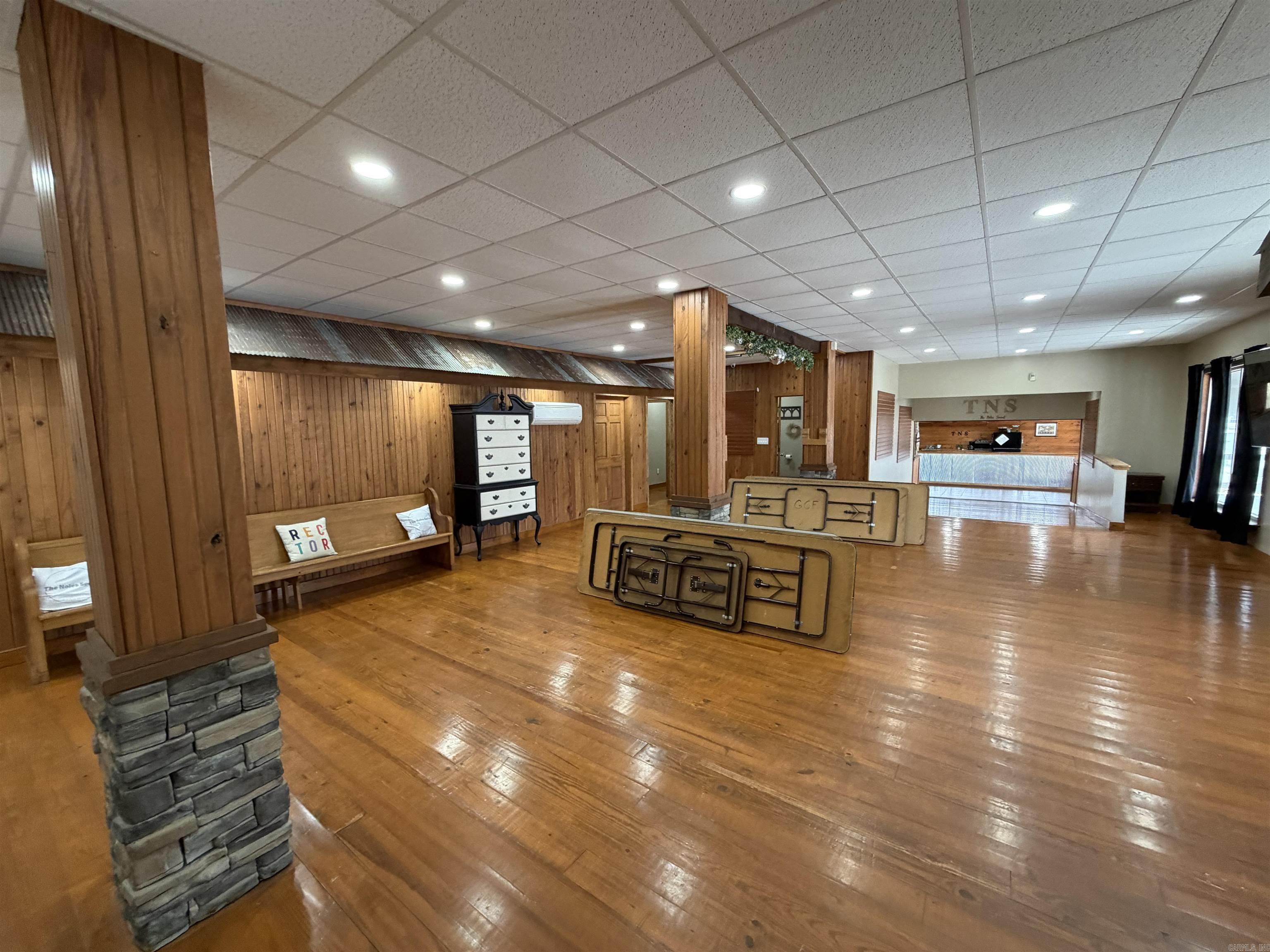 105 E 9th  Rector, AR
