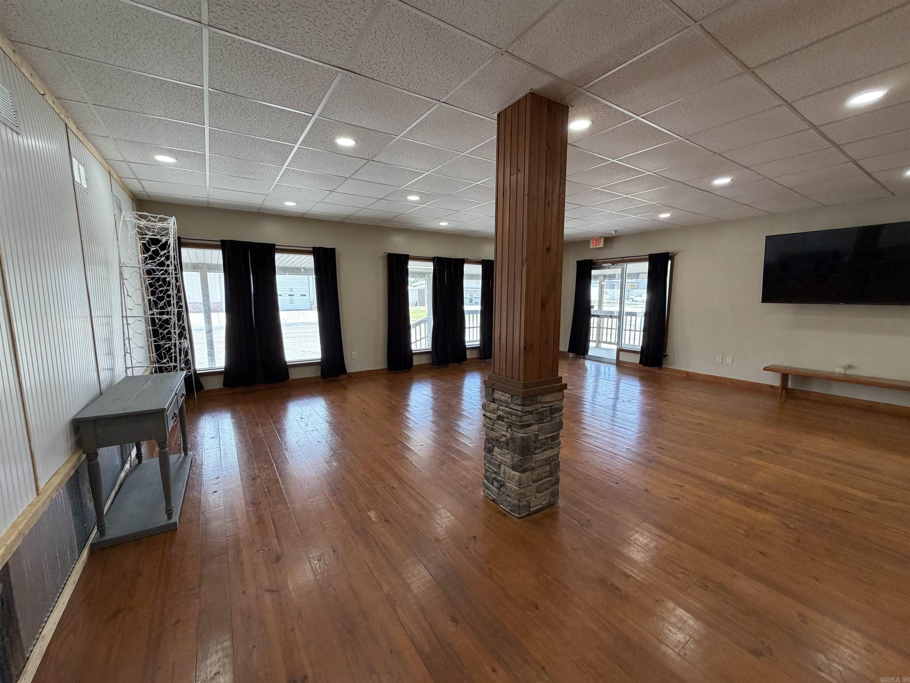 105 E 9th  Rector, AR