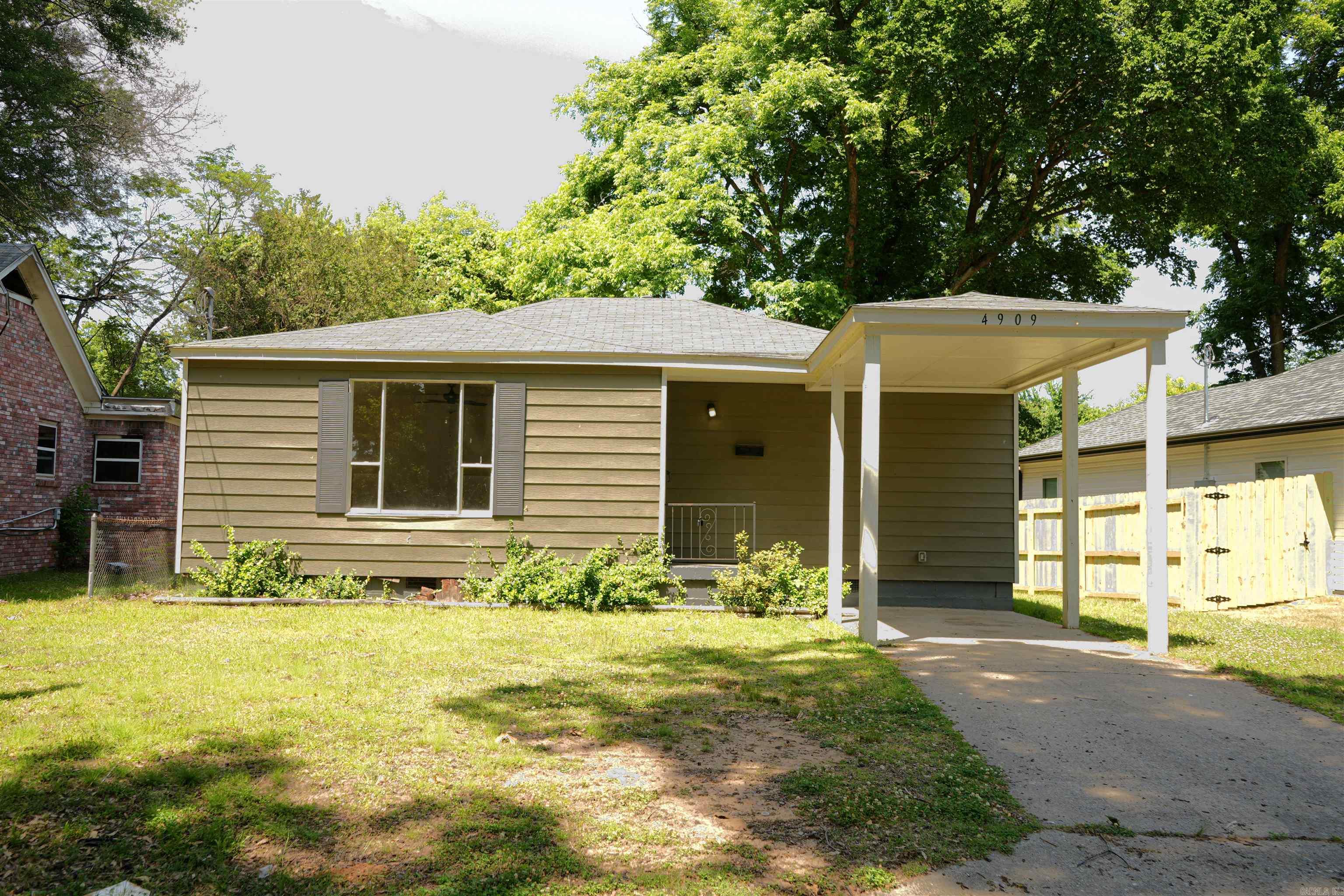 4909 School  North Little Rock, AR