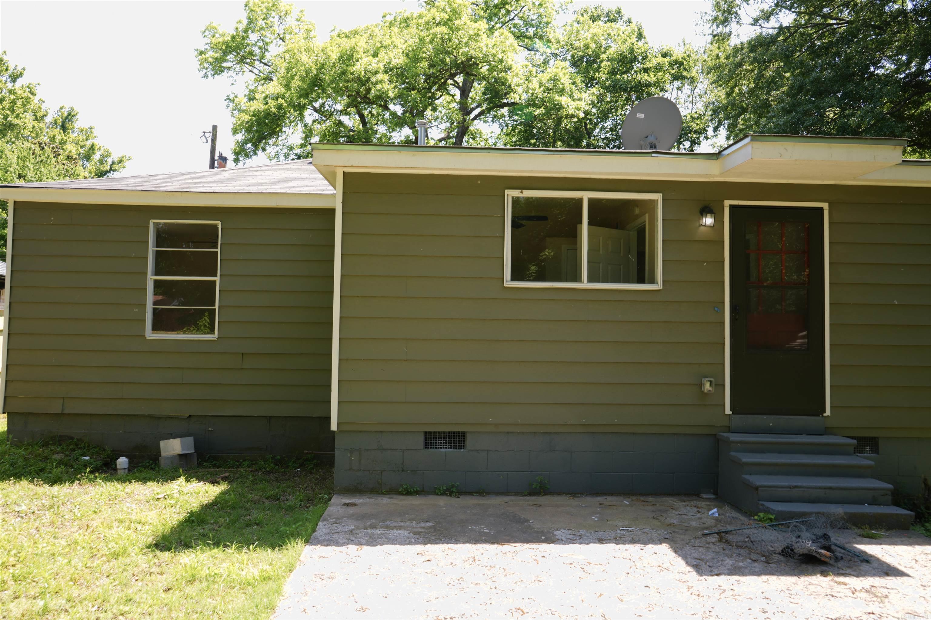 4909 School  North Little Rock, AR
