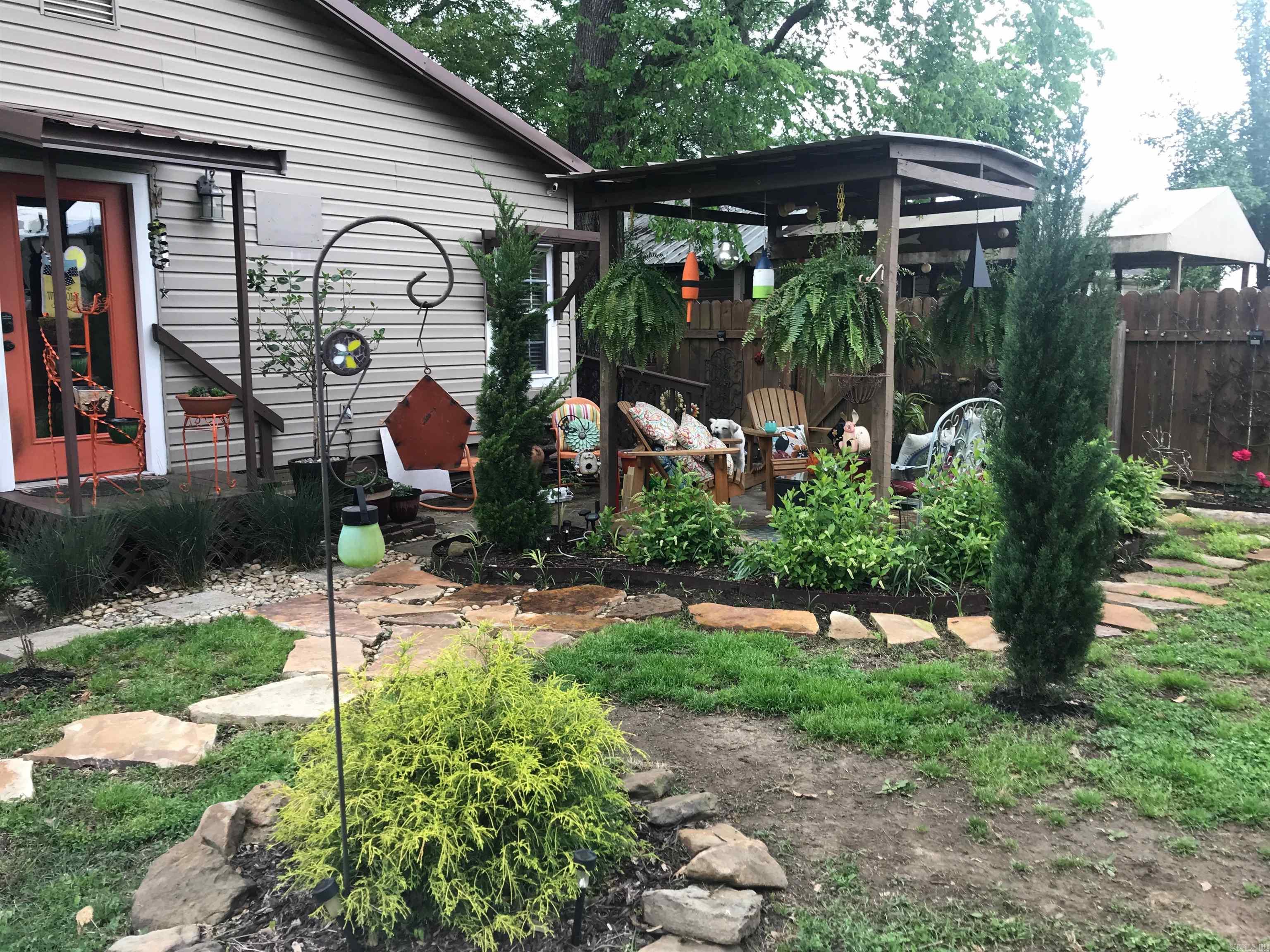 219 S 1st Street Augusta, AR 72006