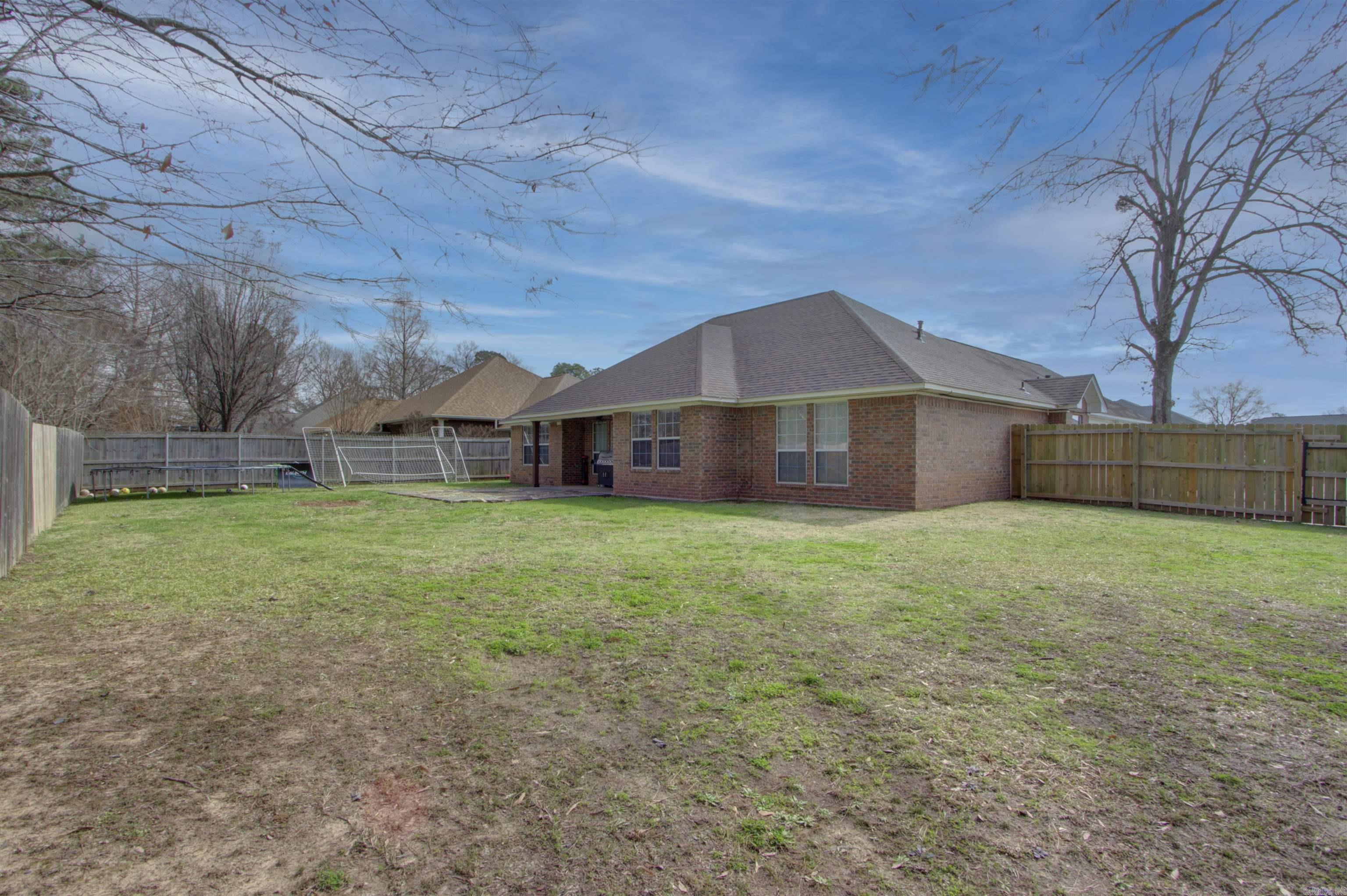 122 Corley Circle  Wake Village, TX