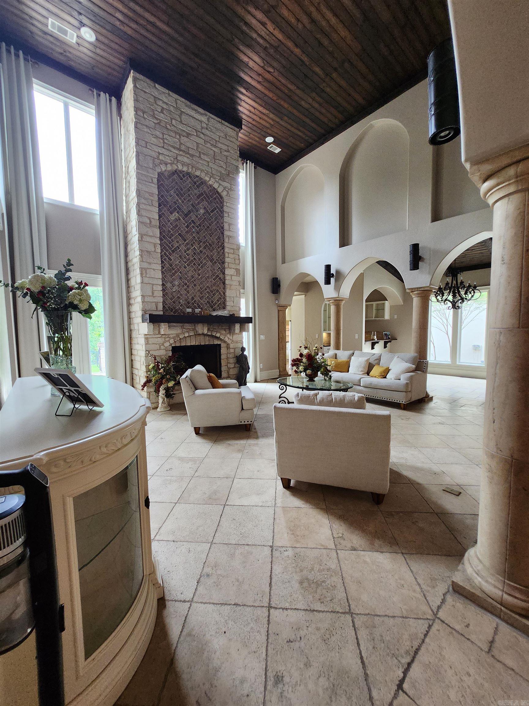 11 La Scala  Little Rock, AR