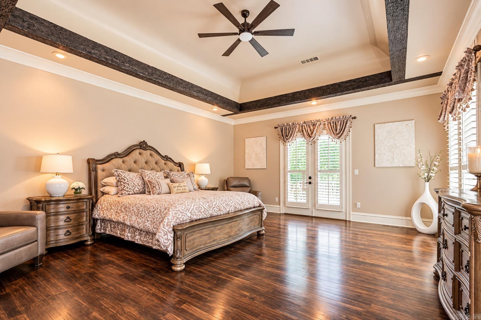 11 La Scala  Little Rock, AR