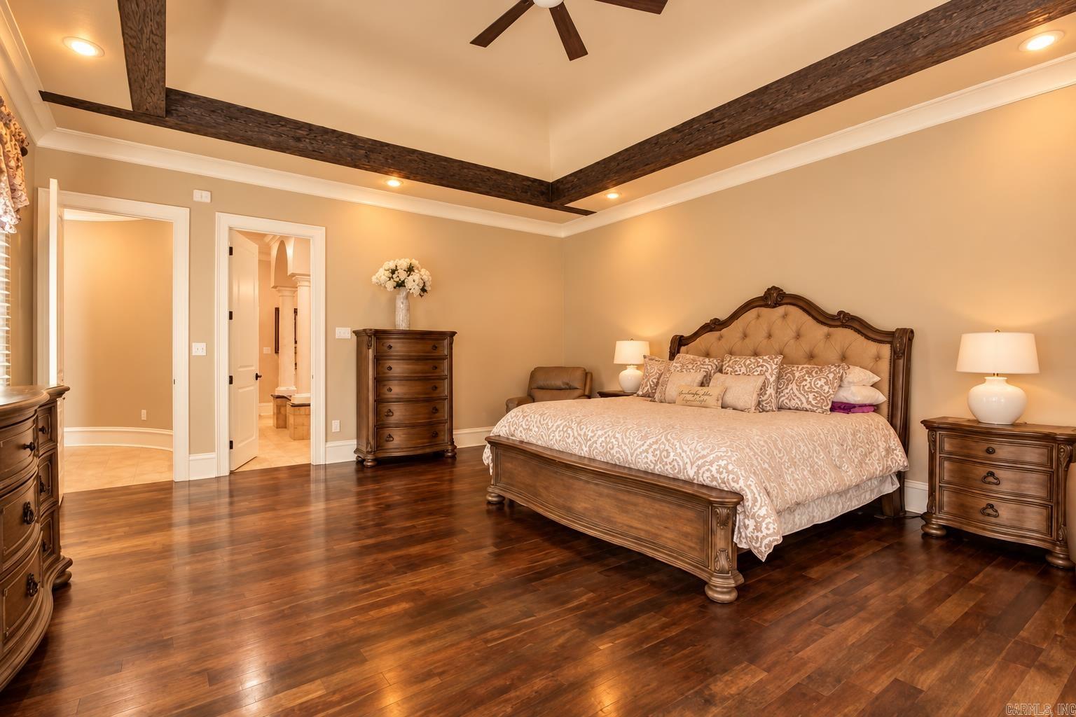 11 La Scala  Little Rock, AR