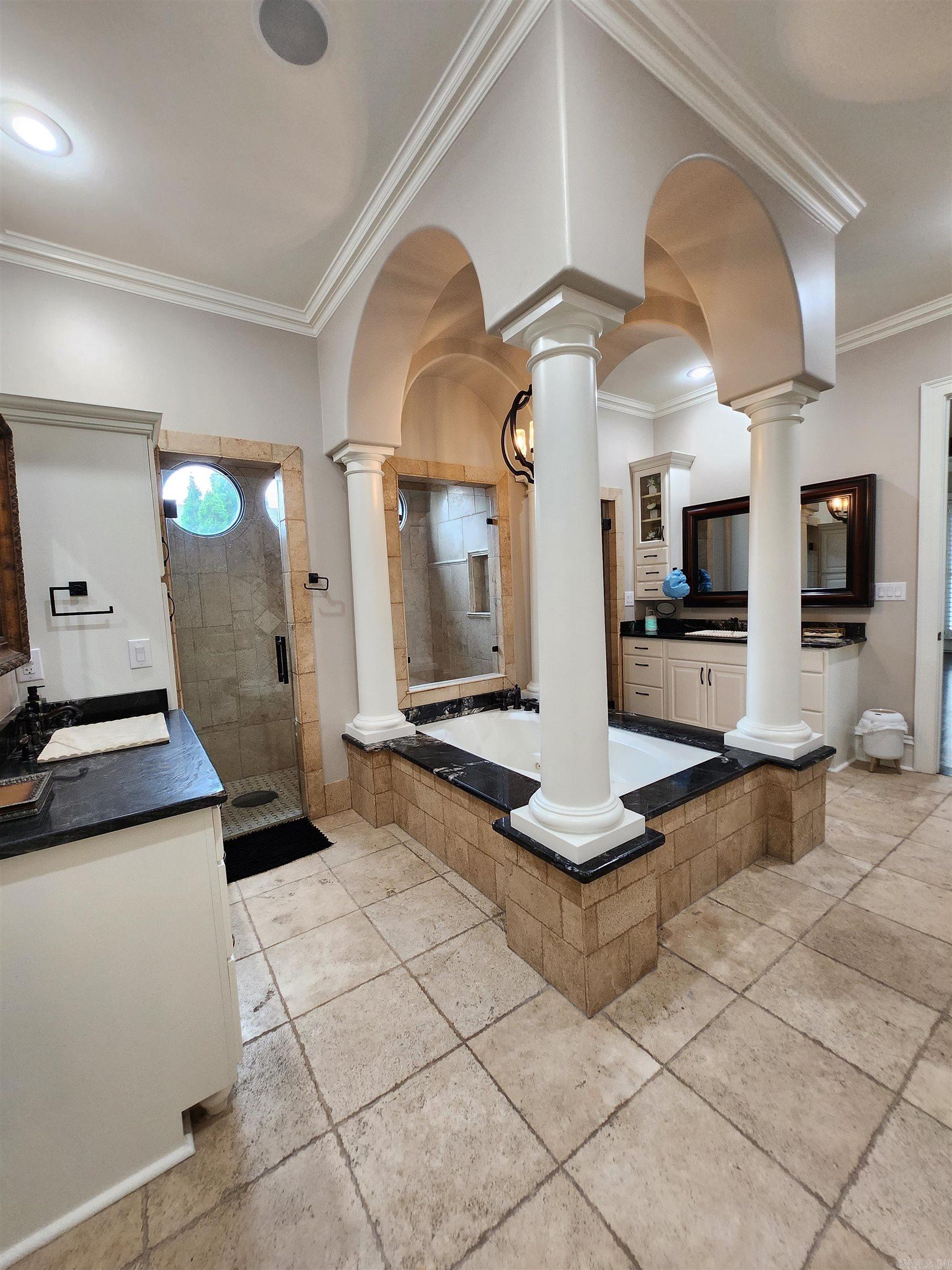 11 La Scala  Little Rock, AR