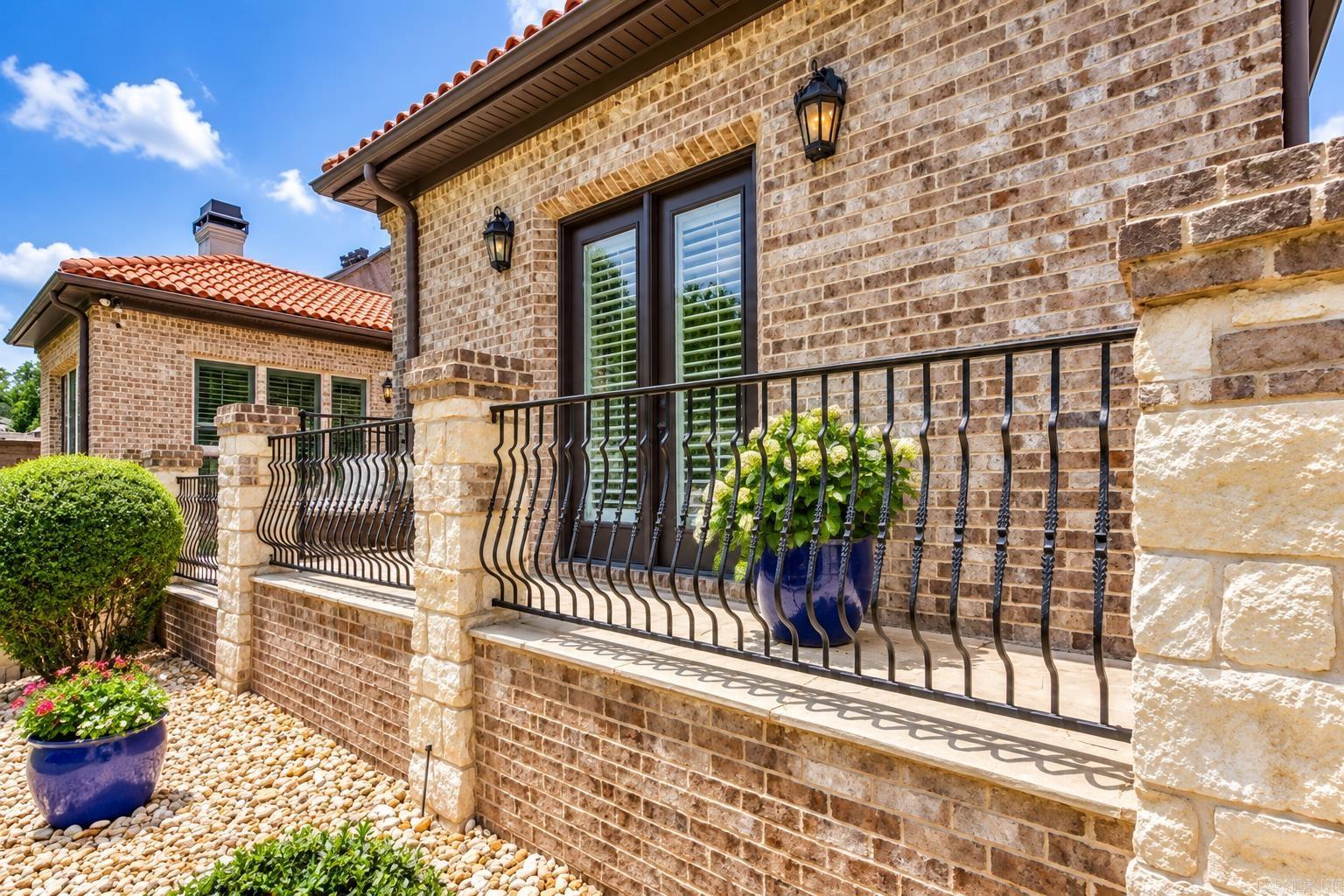 11 La Scala  Little Rock, AR