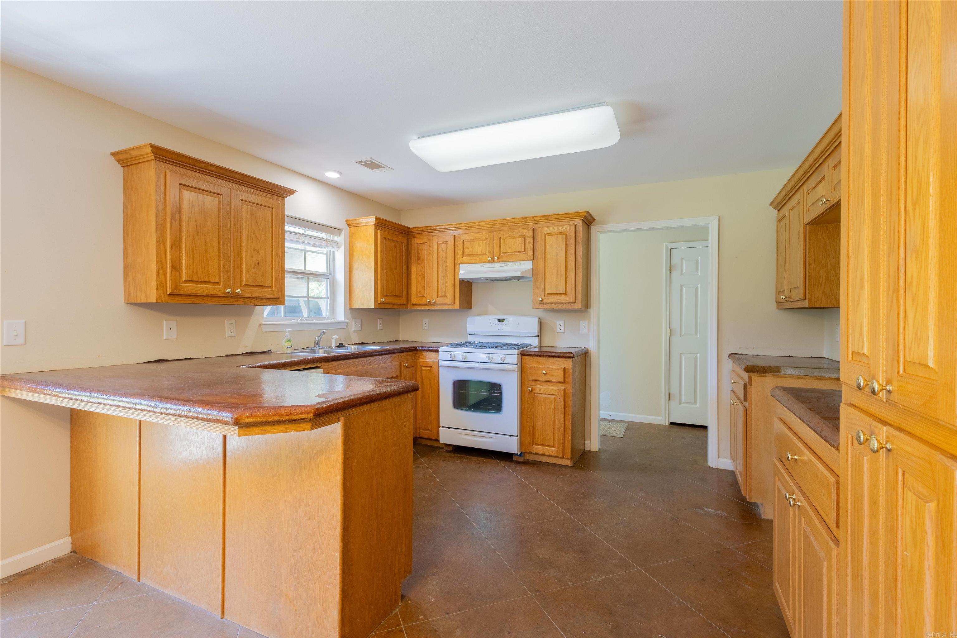 8381 S Main  Benton, AR