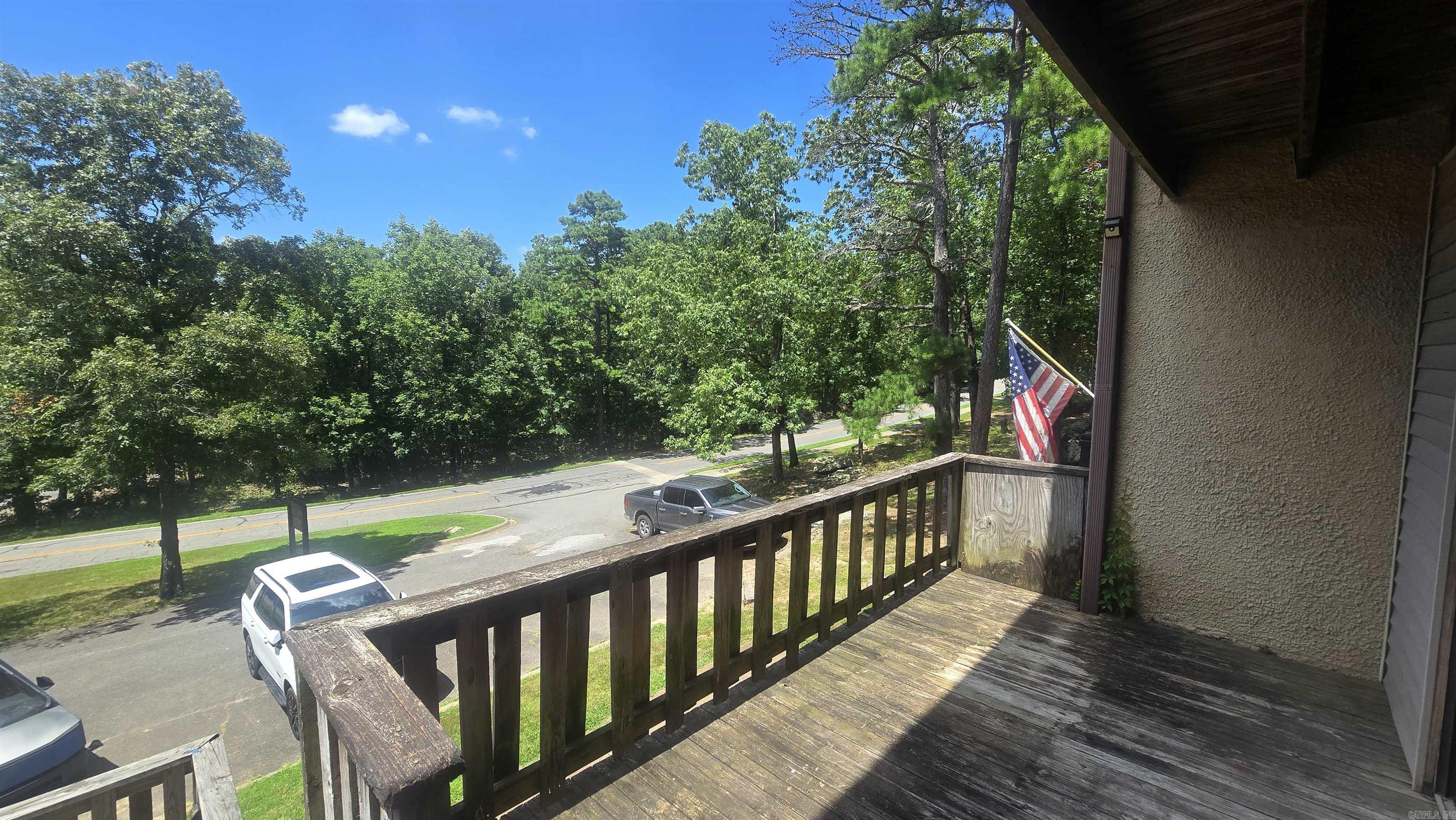 601 Dave Creek  Fairfield Bay, AR