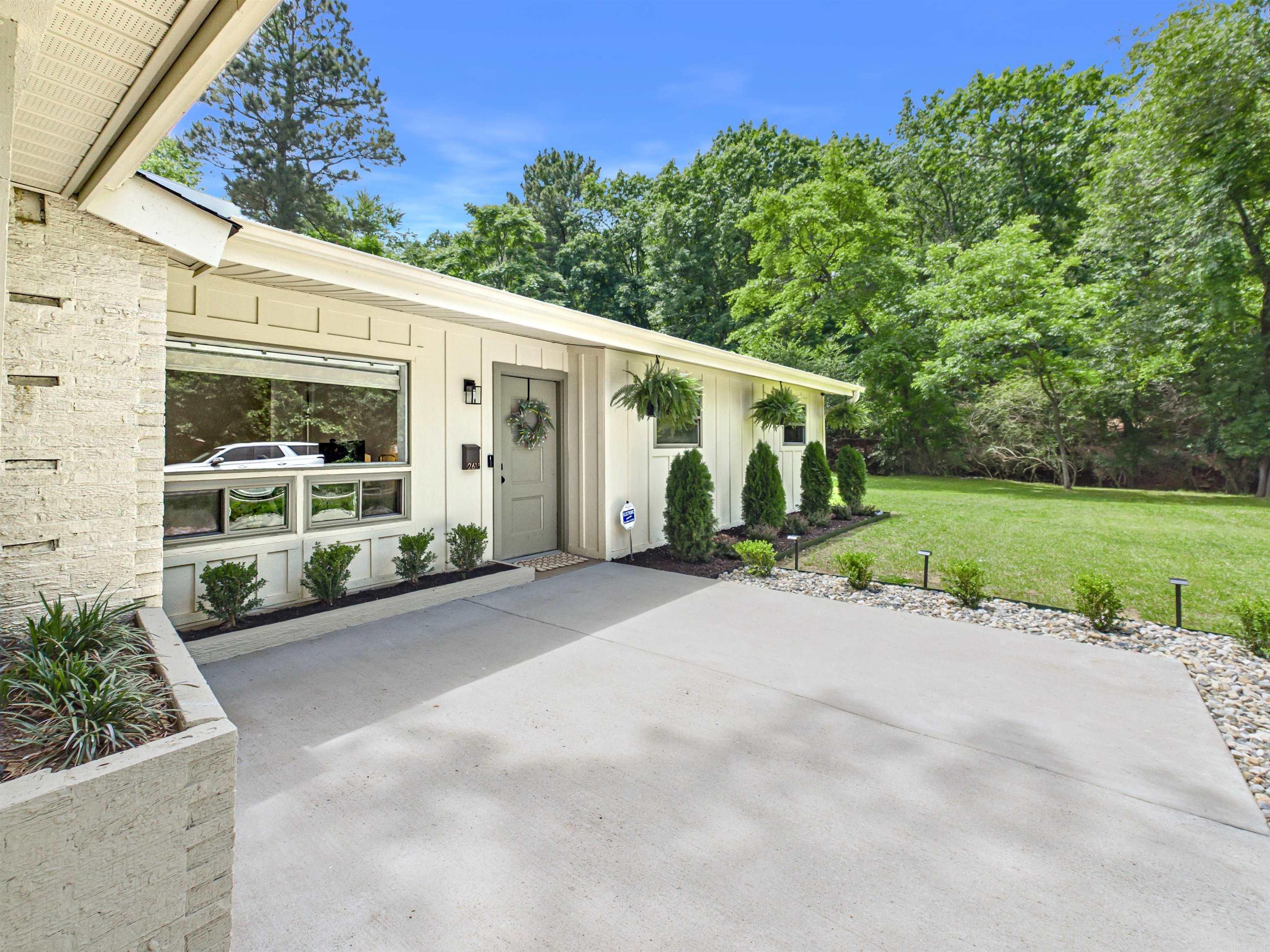 2615 Flakewood  Little Rock, AR