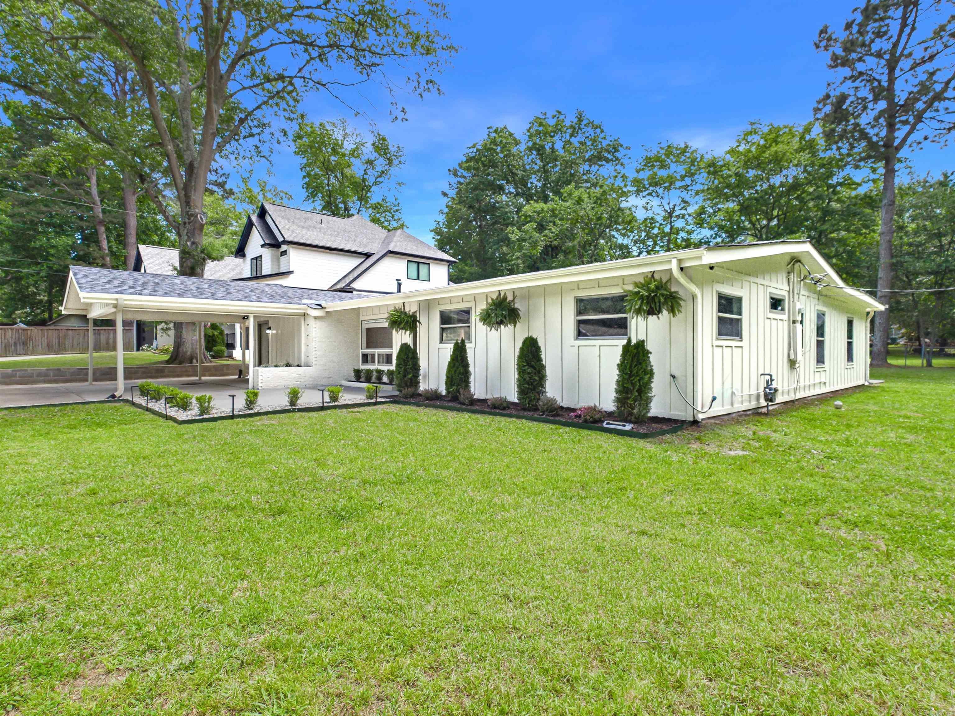2615 Flakewood  Little Rock, AR