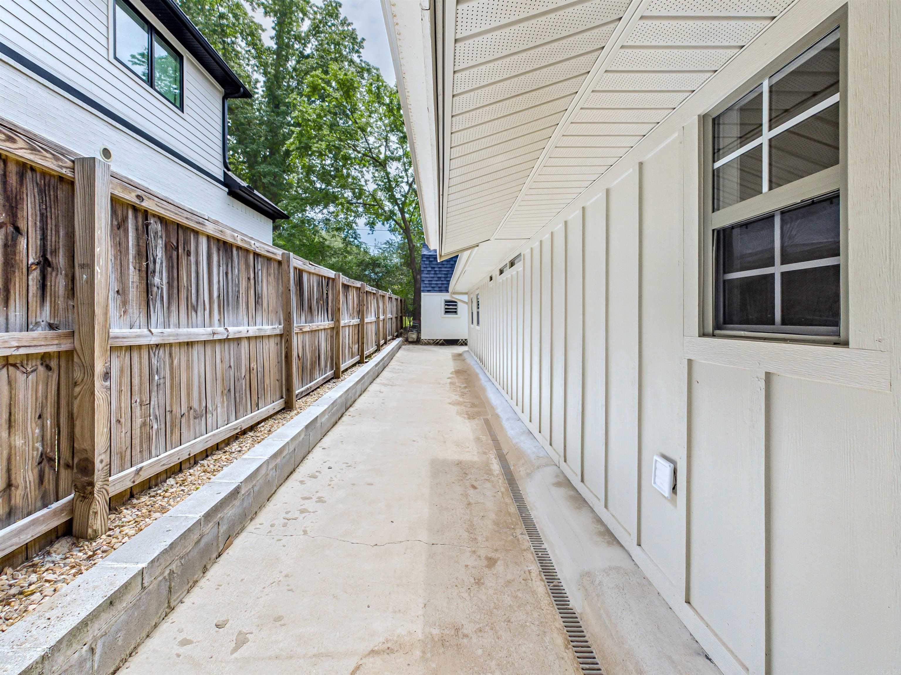 2615 Flakewood  Little Rock, AR