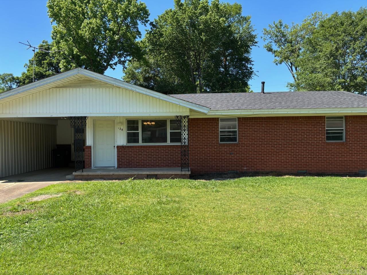 128 Cloverdale Blvd Searcy, AR 72143