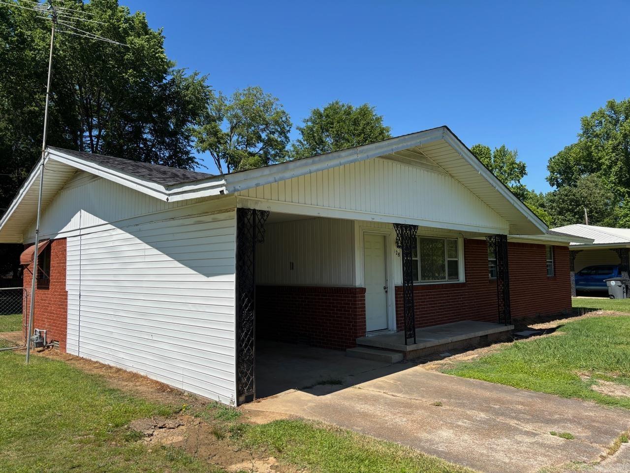 128 Cloverdale Blvd Searcy, AR 72143