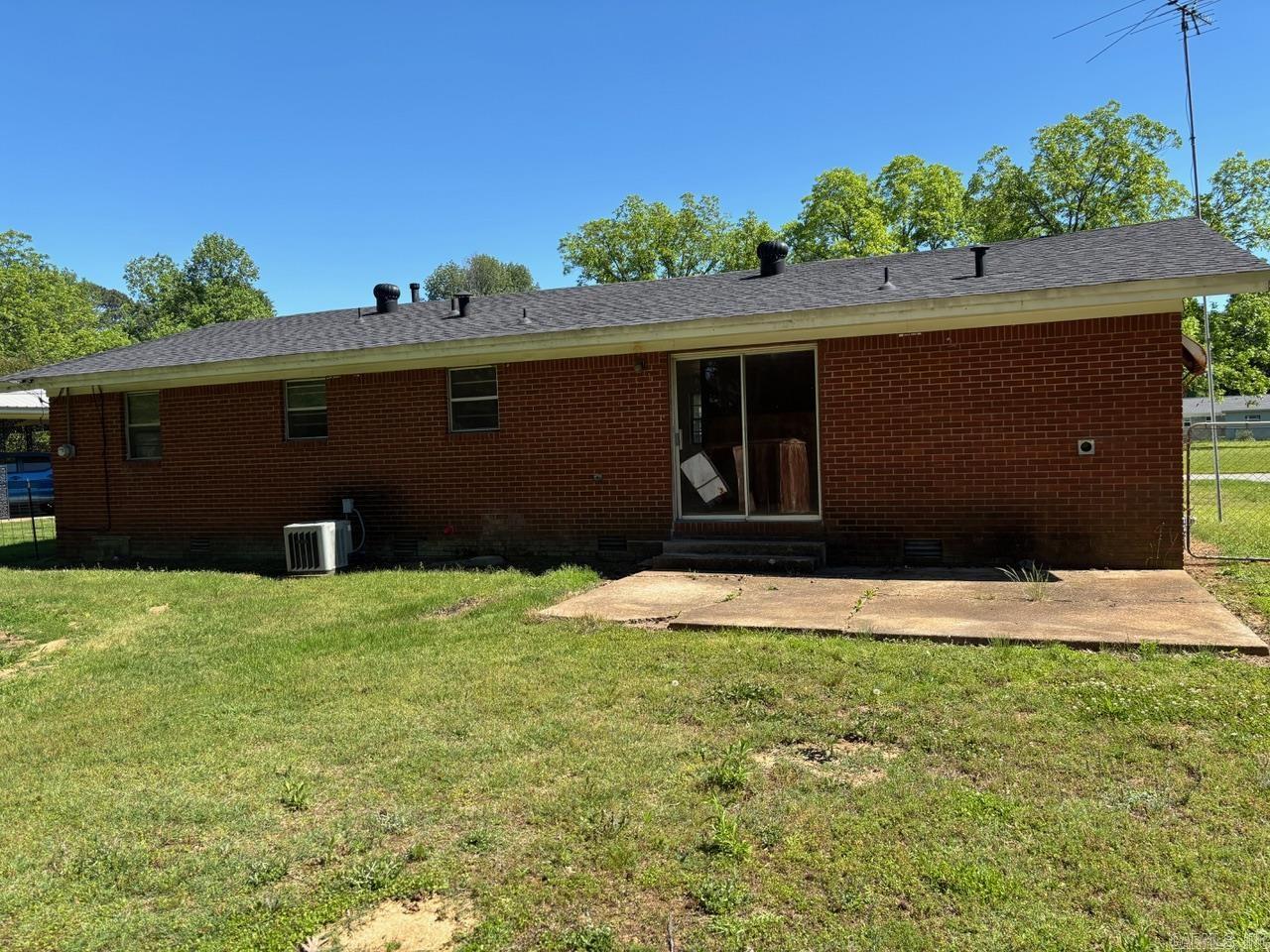 128 Cloverdale Blvd Searcy, AR 72143