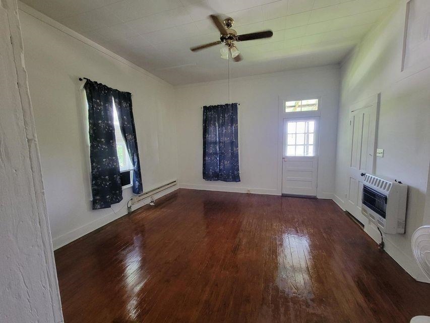 1210 Walker Avenue Mammoth Spring, AR 72554