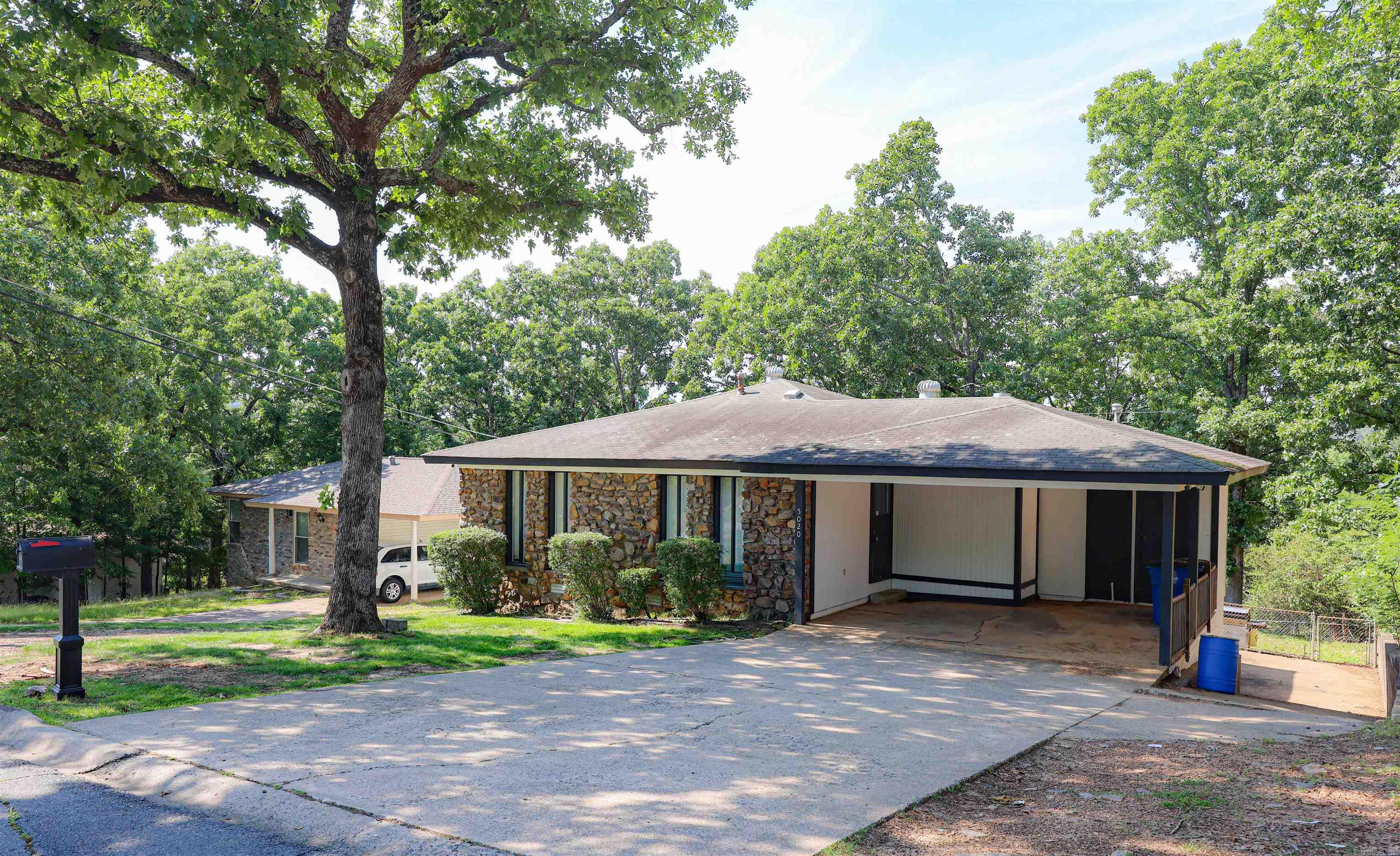5020 Lynn Lane
