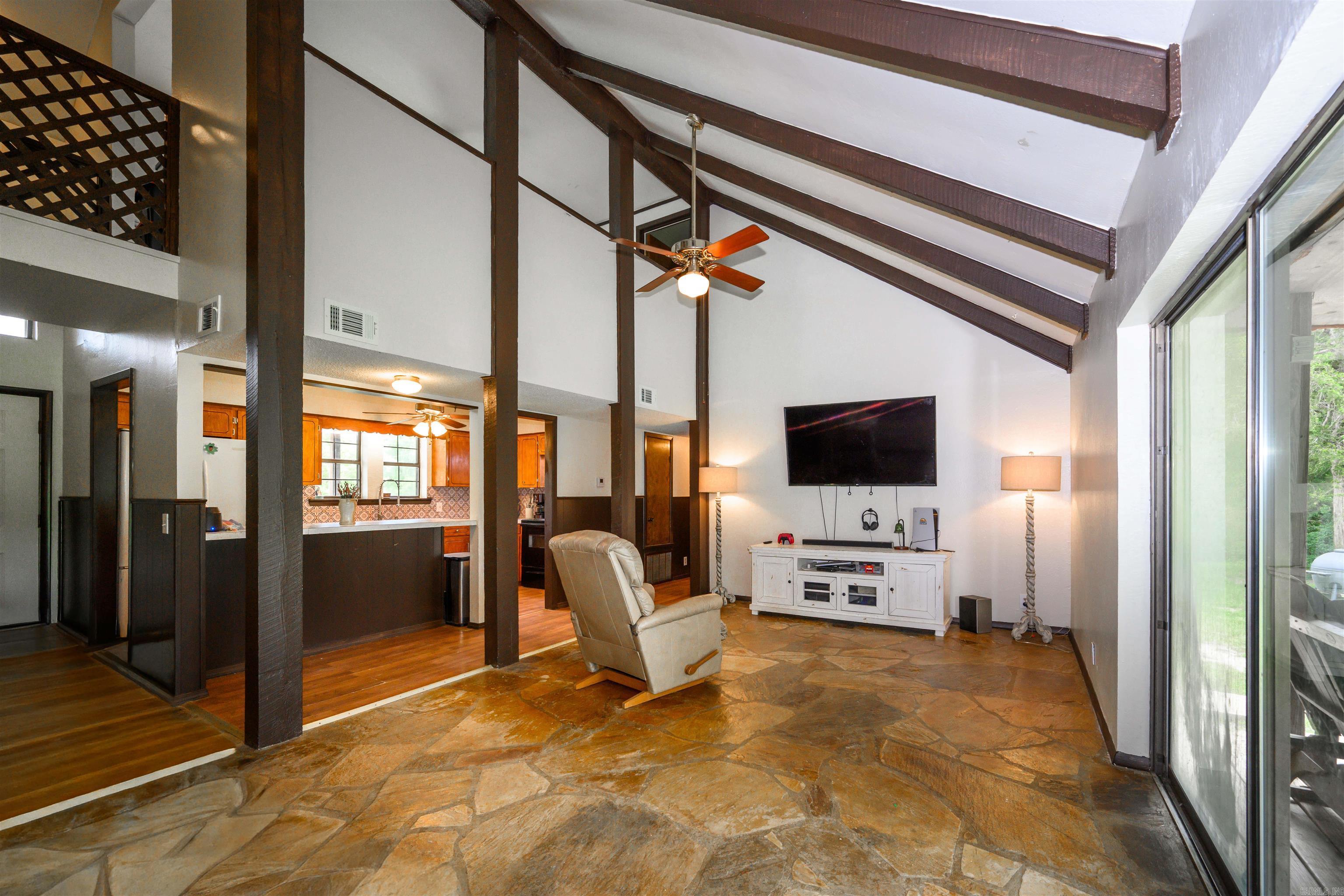 138 Sunrise Lane  Cove, AR