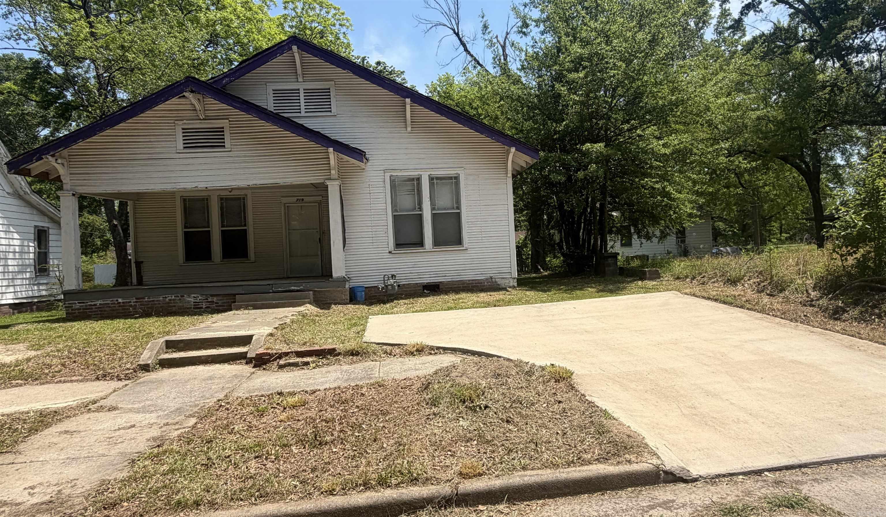 719 Plum Pine Bluff, AR 71603