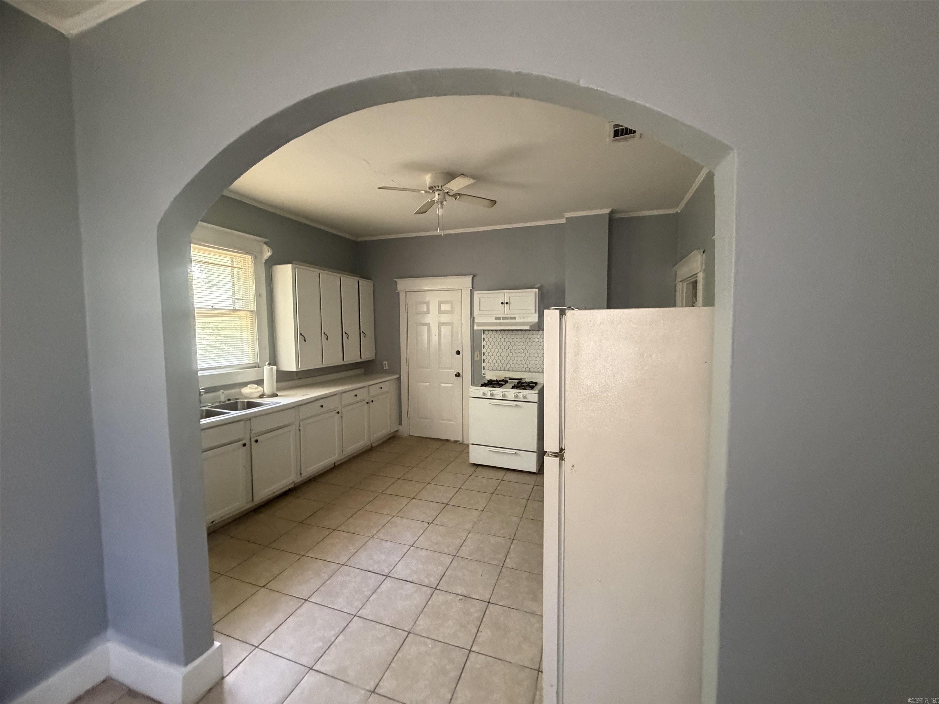 719 Plum Pine Bluff, AR 71603