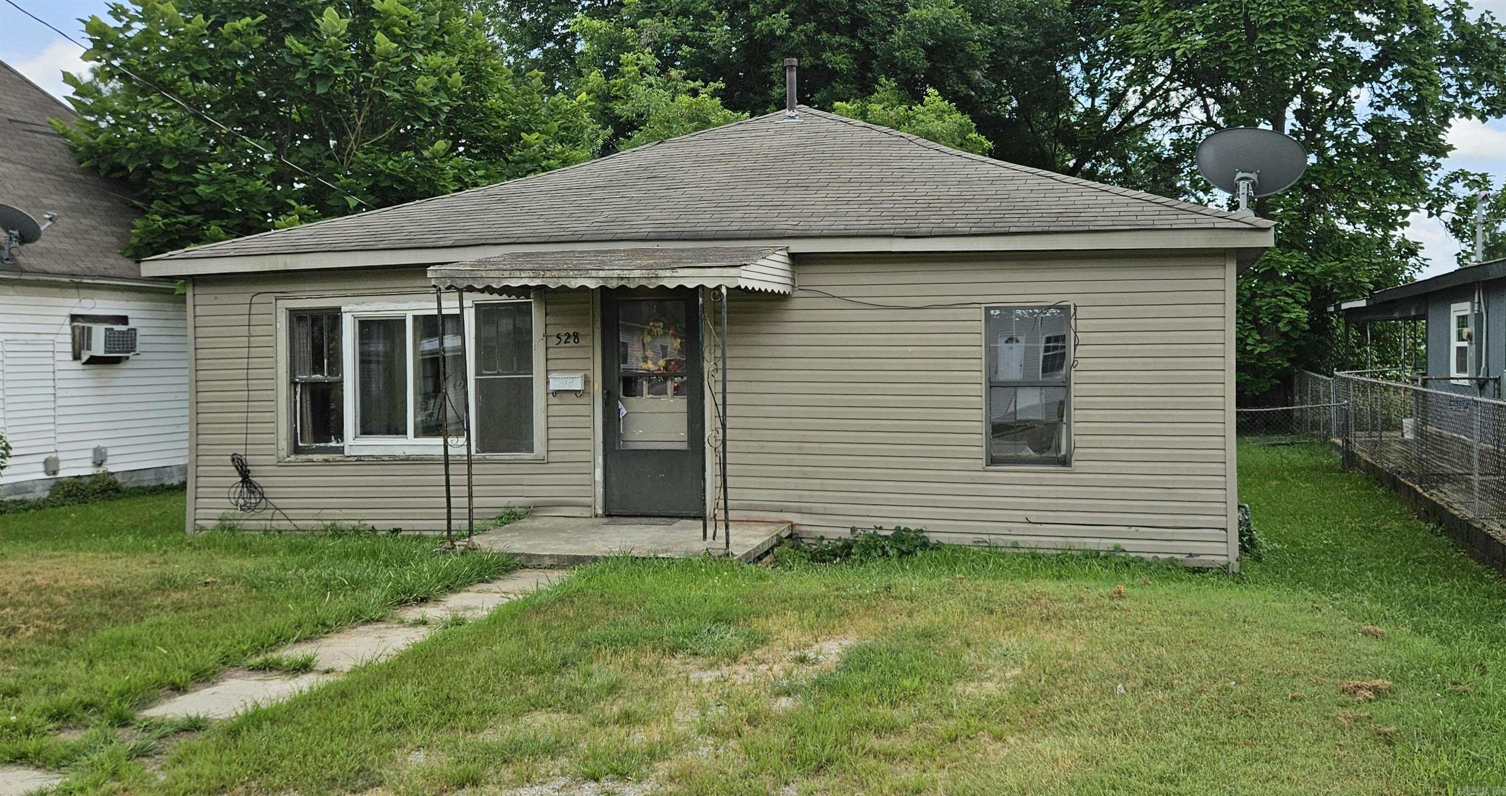 528 E Lake St Street Paragould, AR 72450