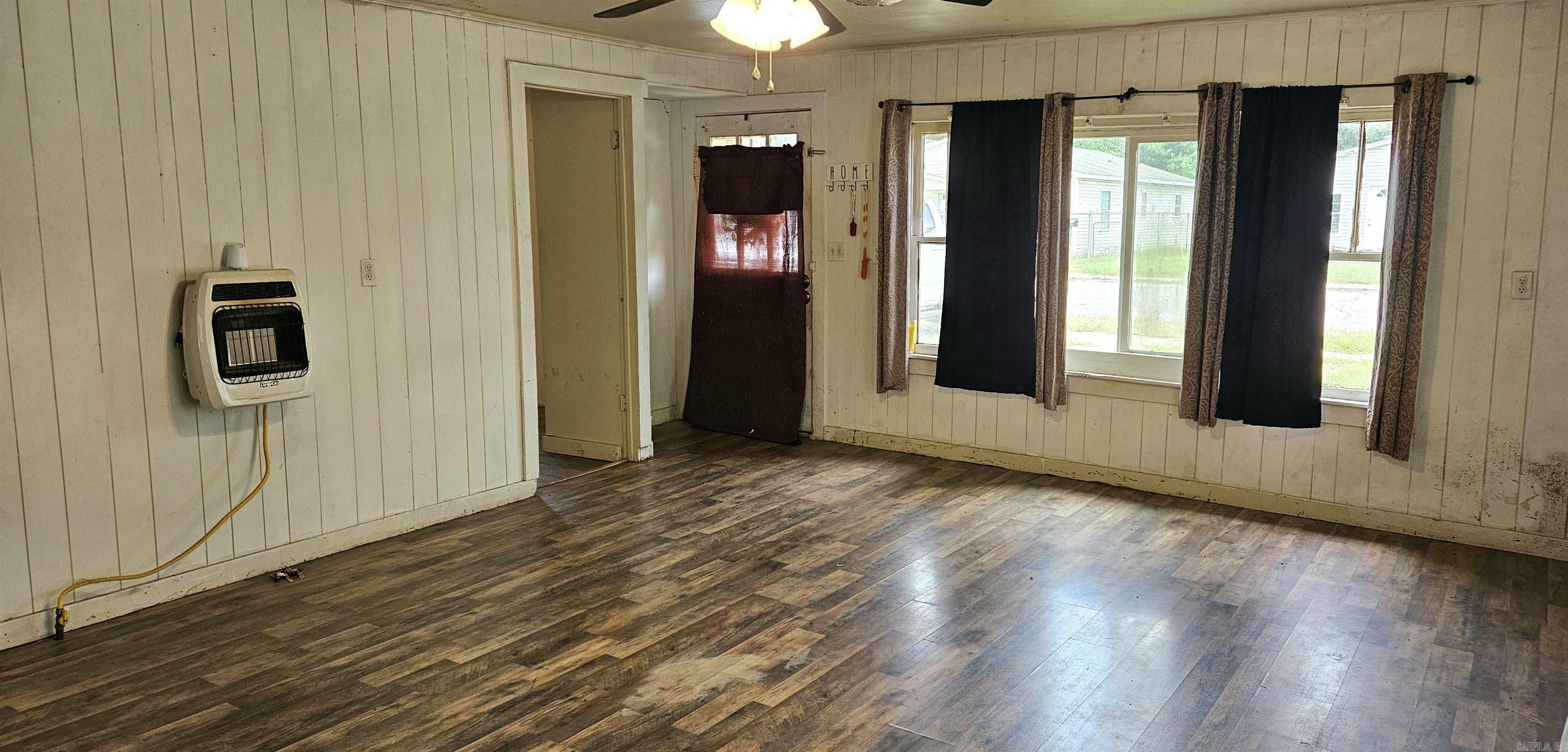 528 E Lake St Street Paragould, AR 72450