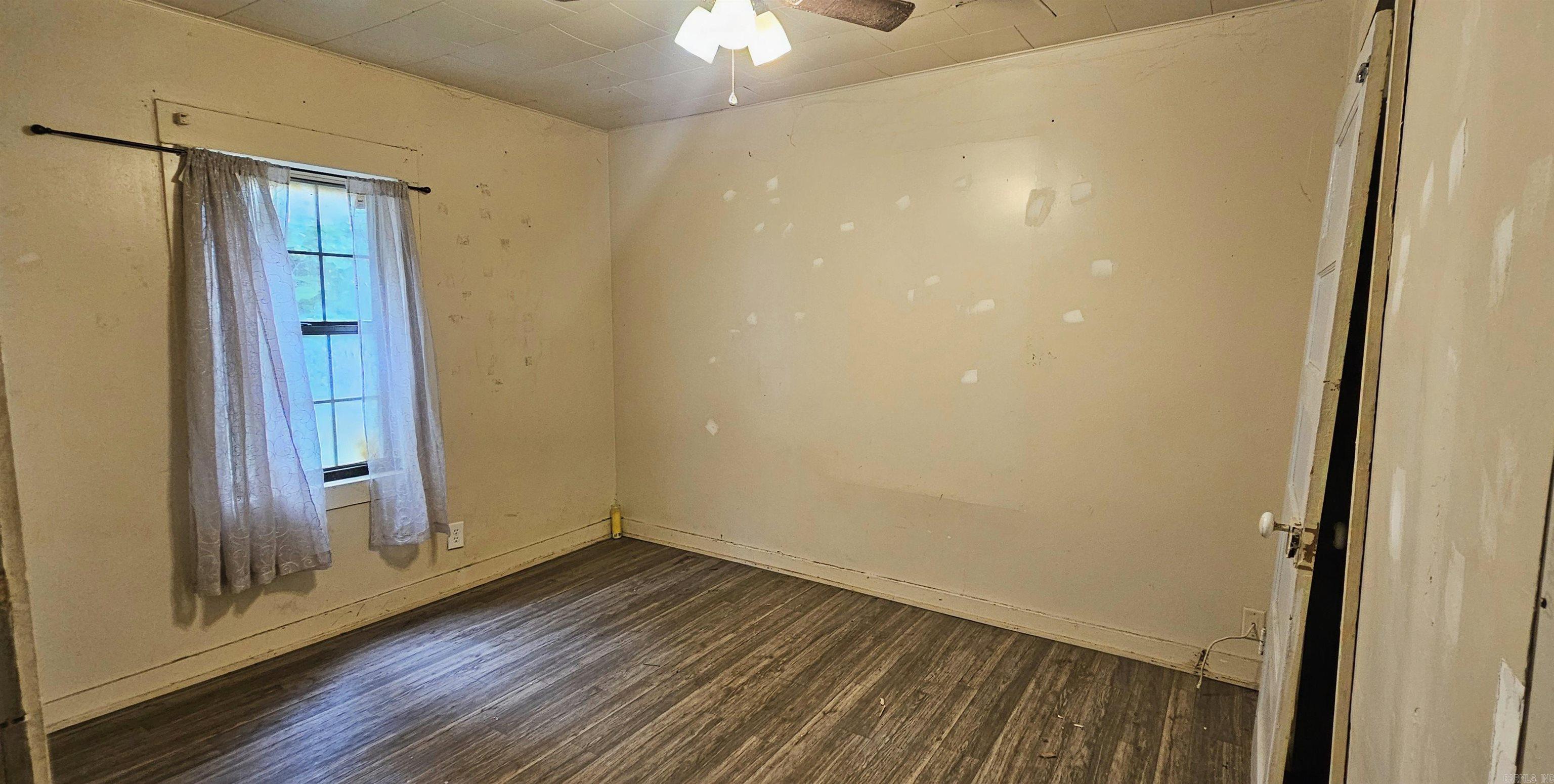 528 E Lake St Street Paragould, AR 72450