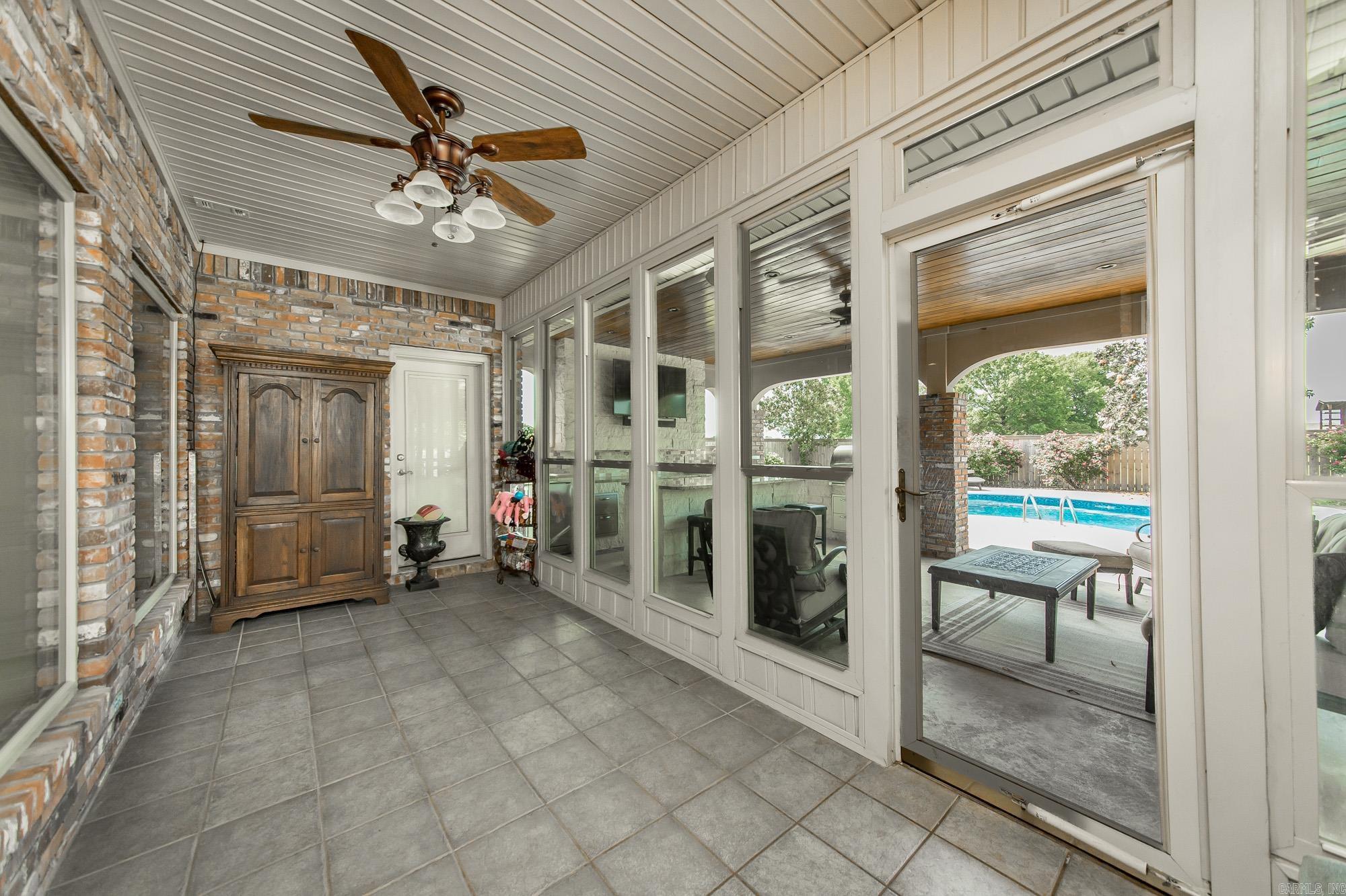 108 Cambridge  England, AR