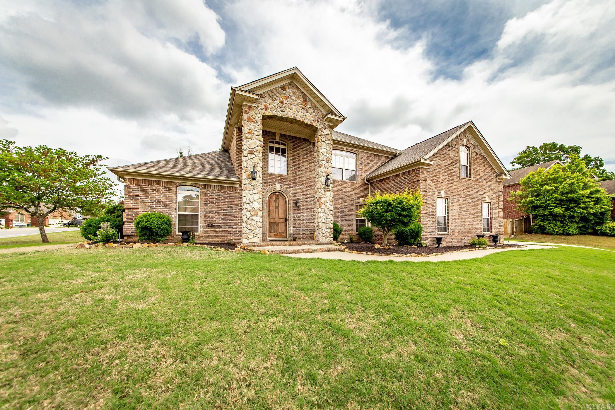 1916 Oakbrook  Sherwood, AR