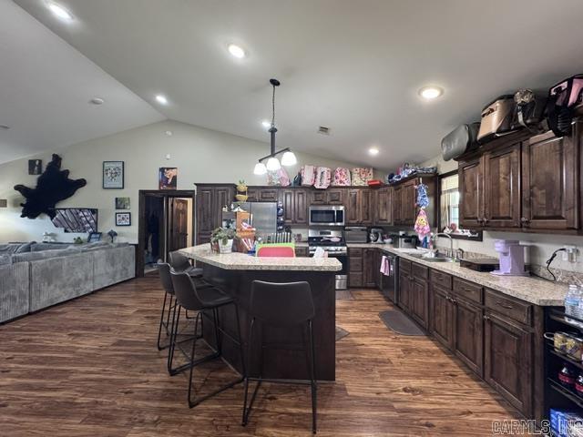 711 E Red Barn  Cave City, AR