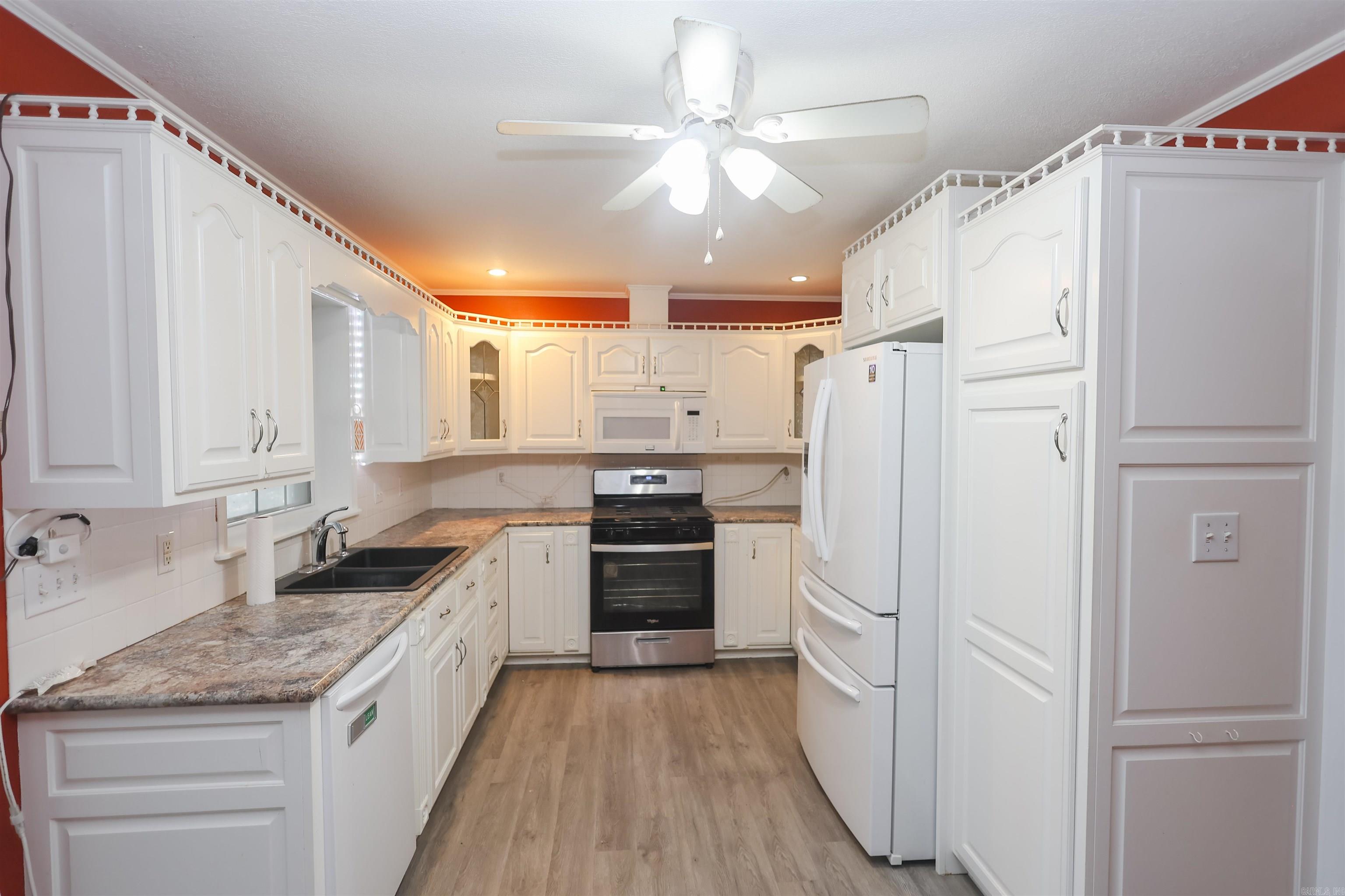 221 Perry  Glenwood, AR