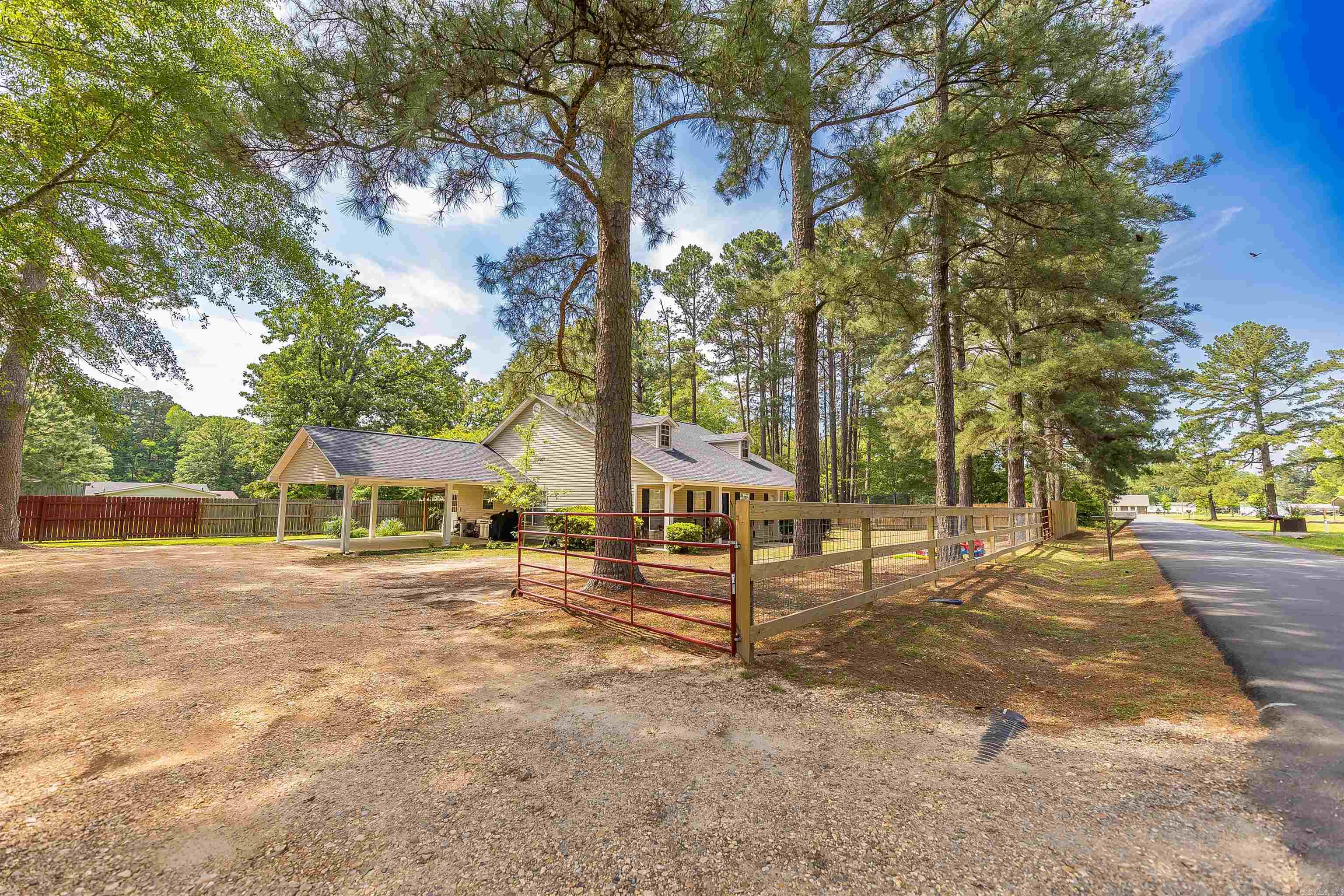 482 Tina St  Hampton, AR