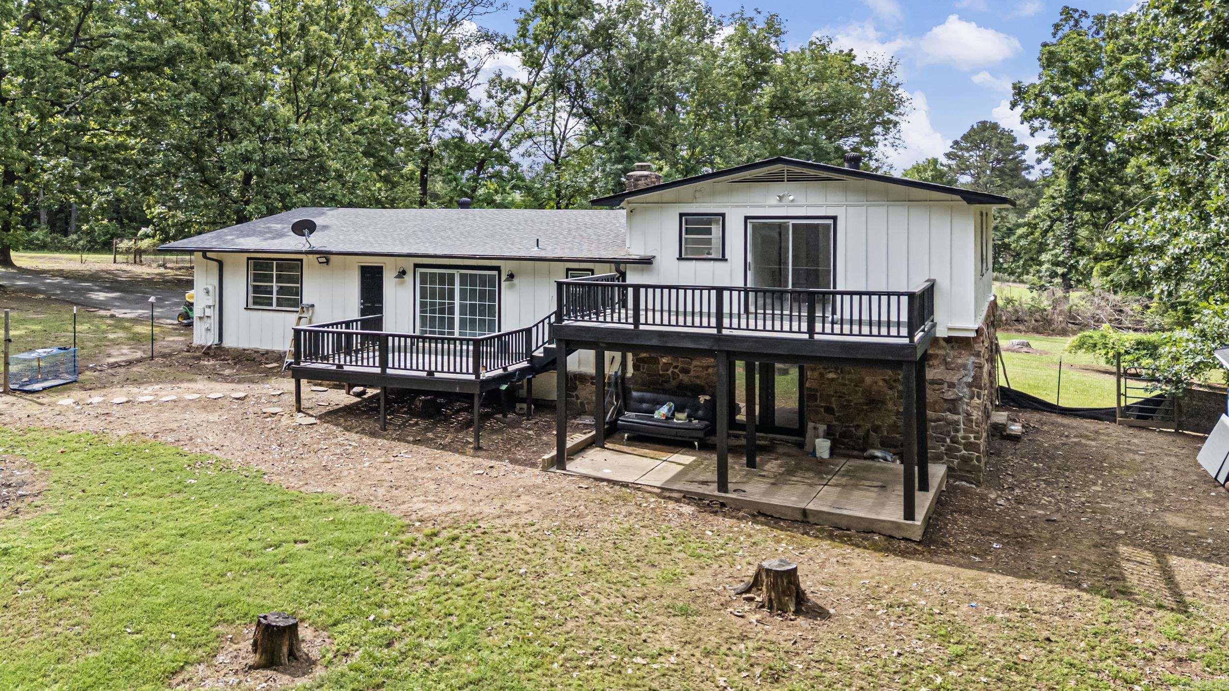1878 Paradise Acres  Russellville, AR