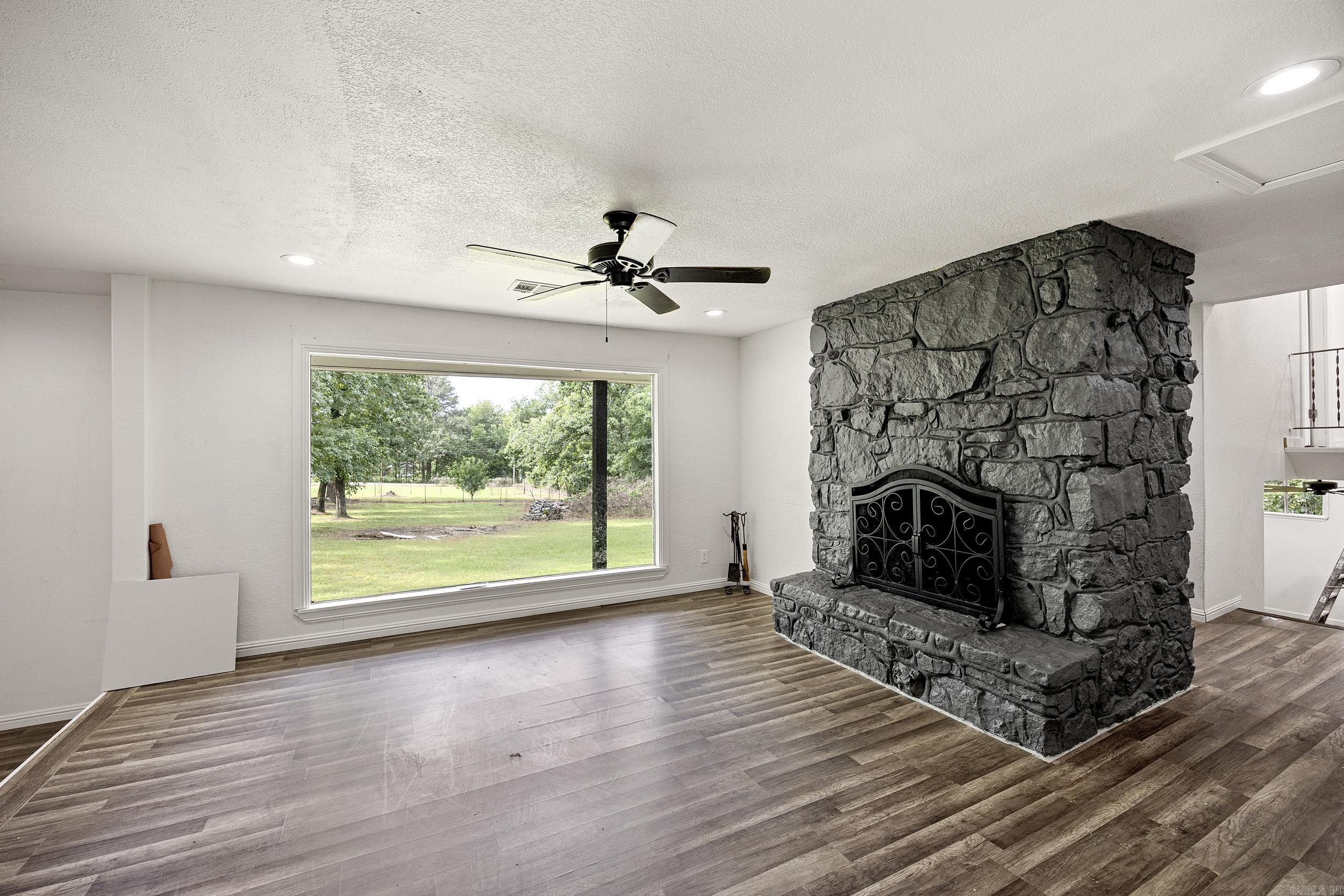 1878 Paradise Acres  Russellville, AR