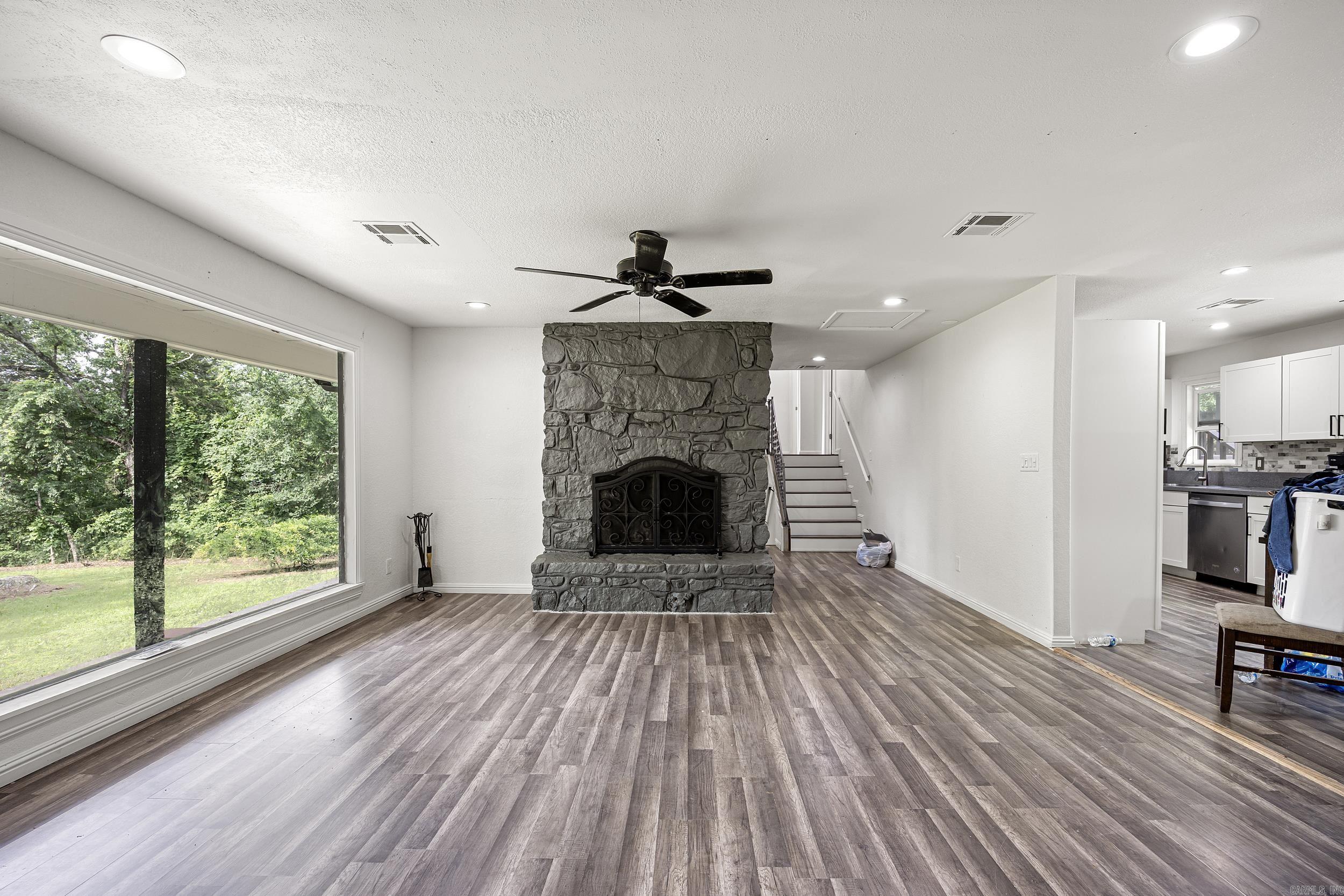 1878 Paradise Acres  Russellville, AR