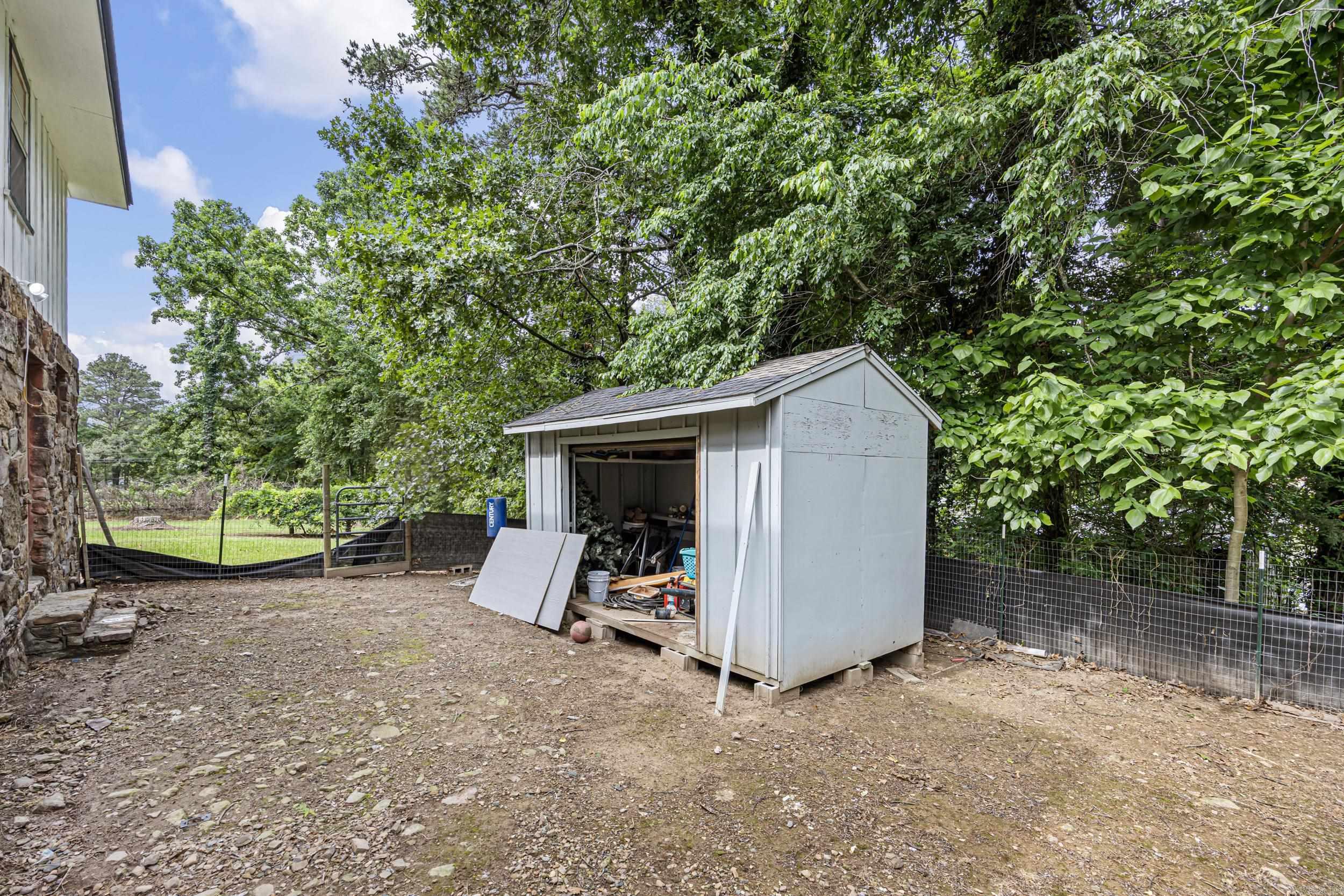 1878 Paradise Acres  Russellville, AR