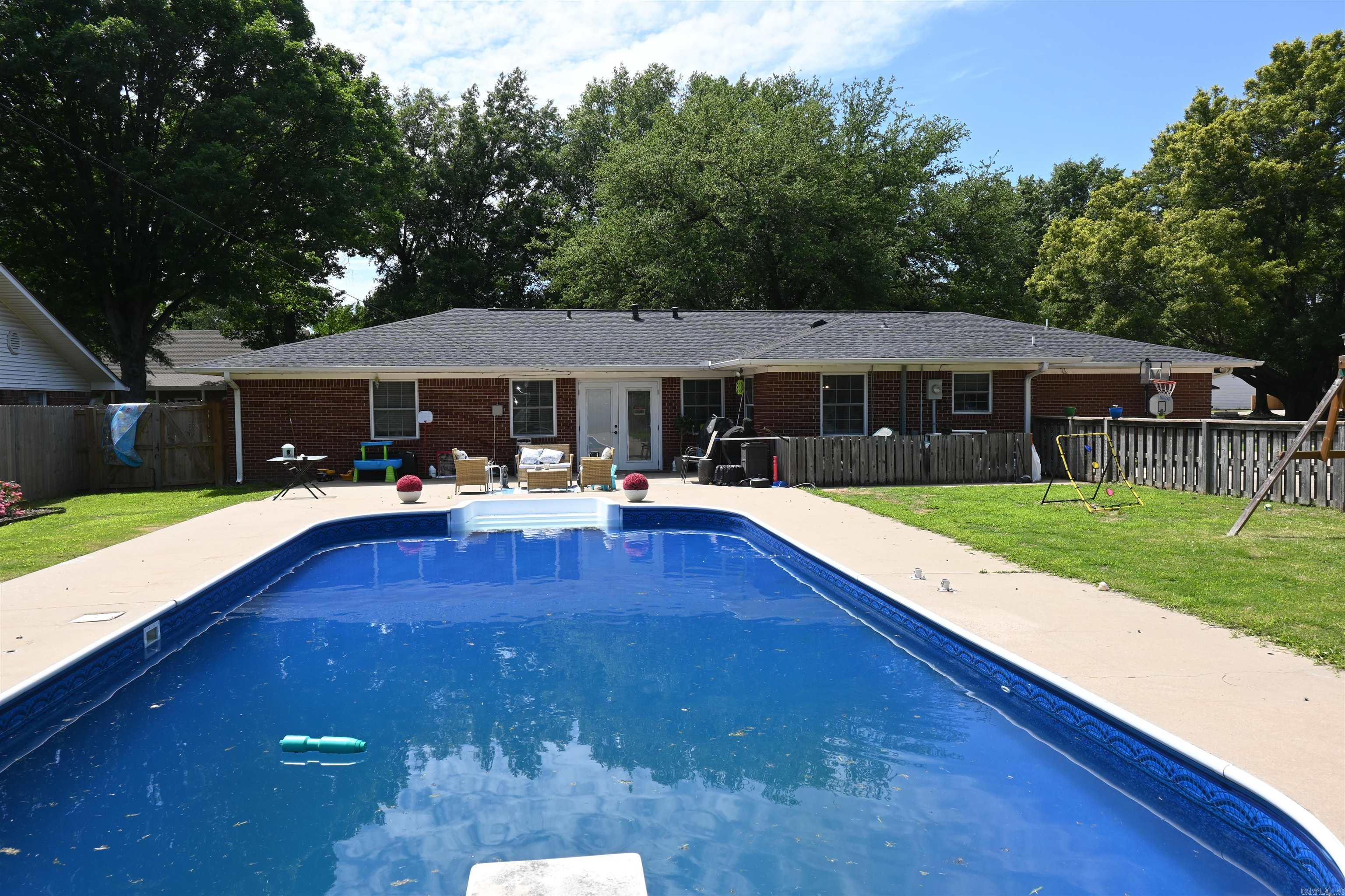 2107 Strait  Stuttgart, AR
