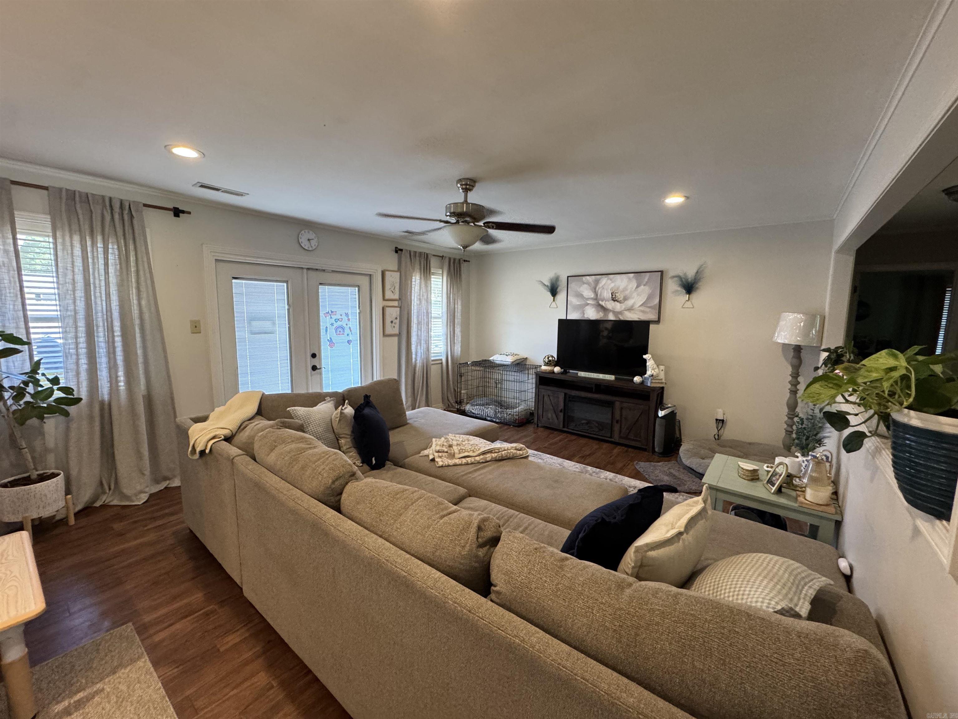 2107 Strait  Stuttgart, AR