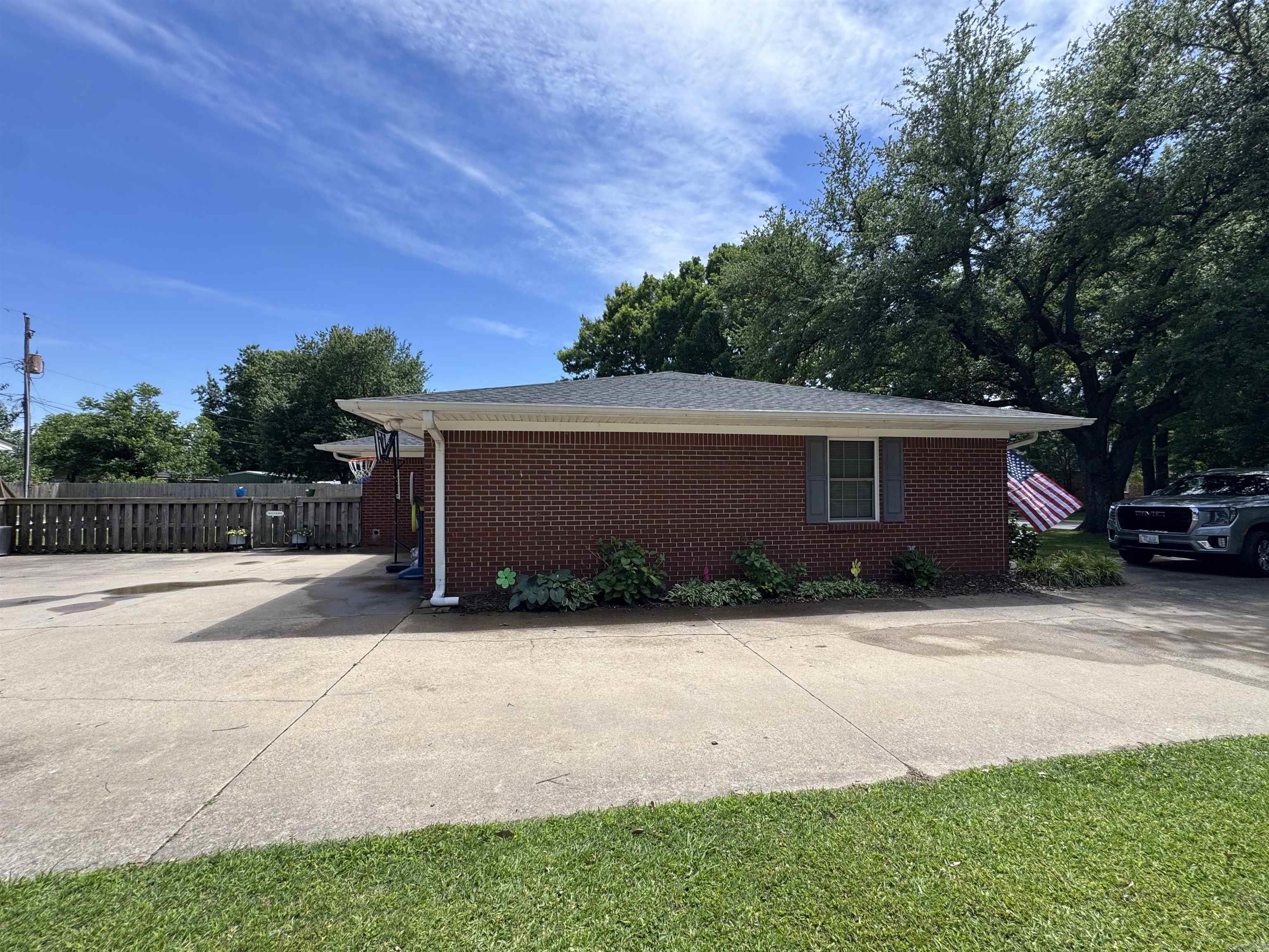 2107 Strait  Stuttgart, AR