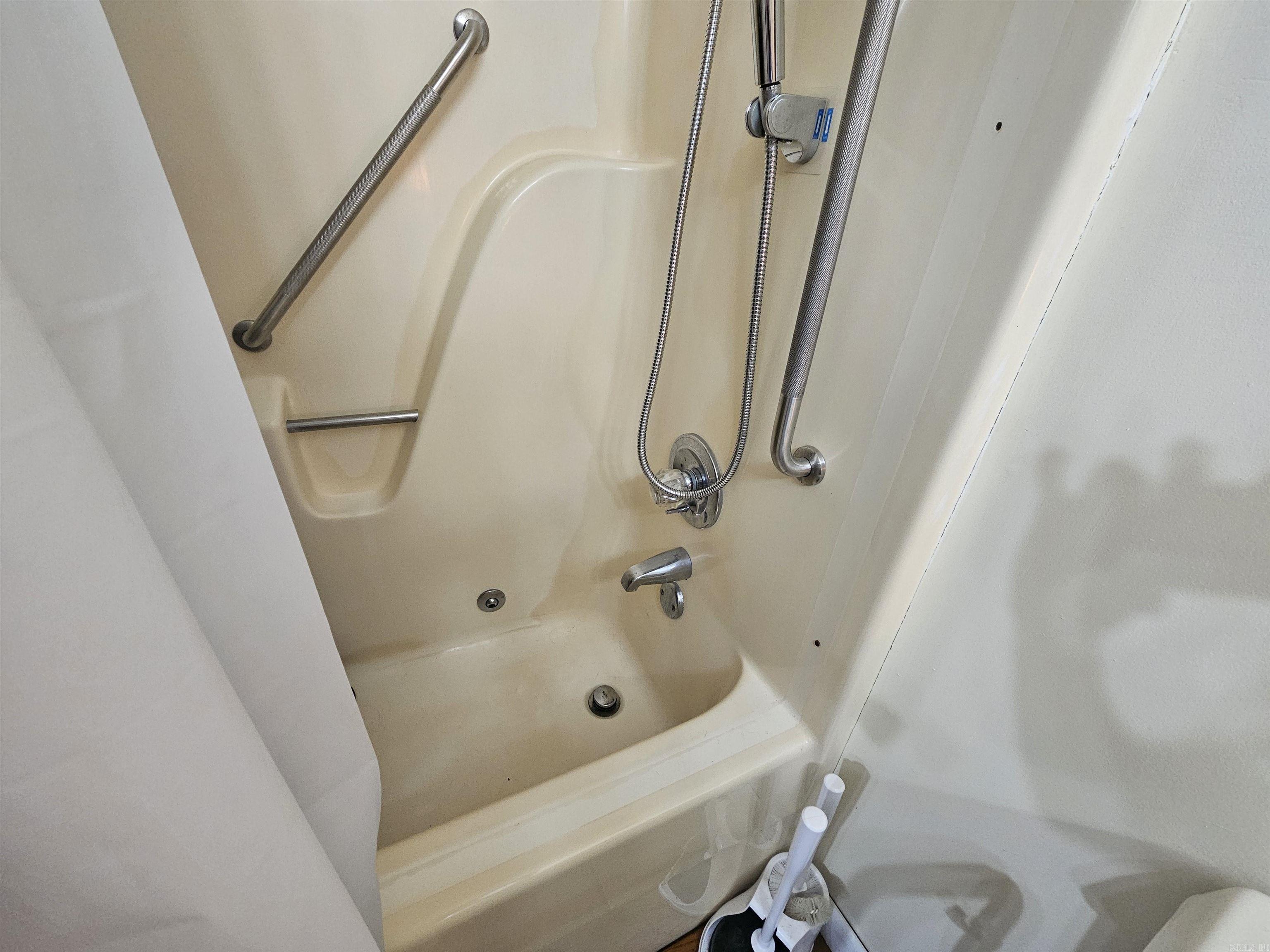 3986 Oak Grove  Mountain View, AR