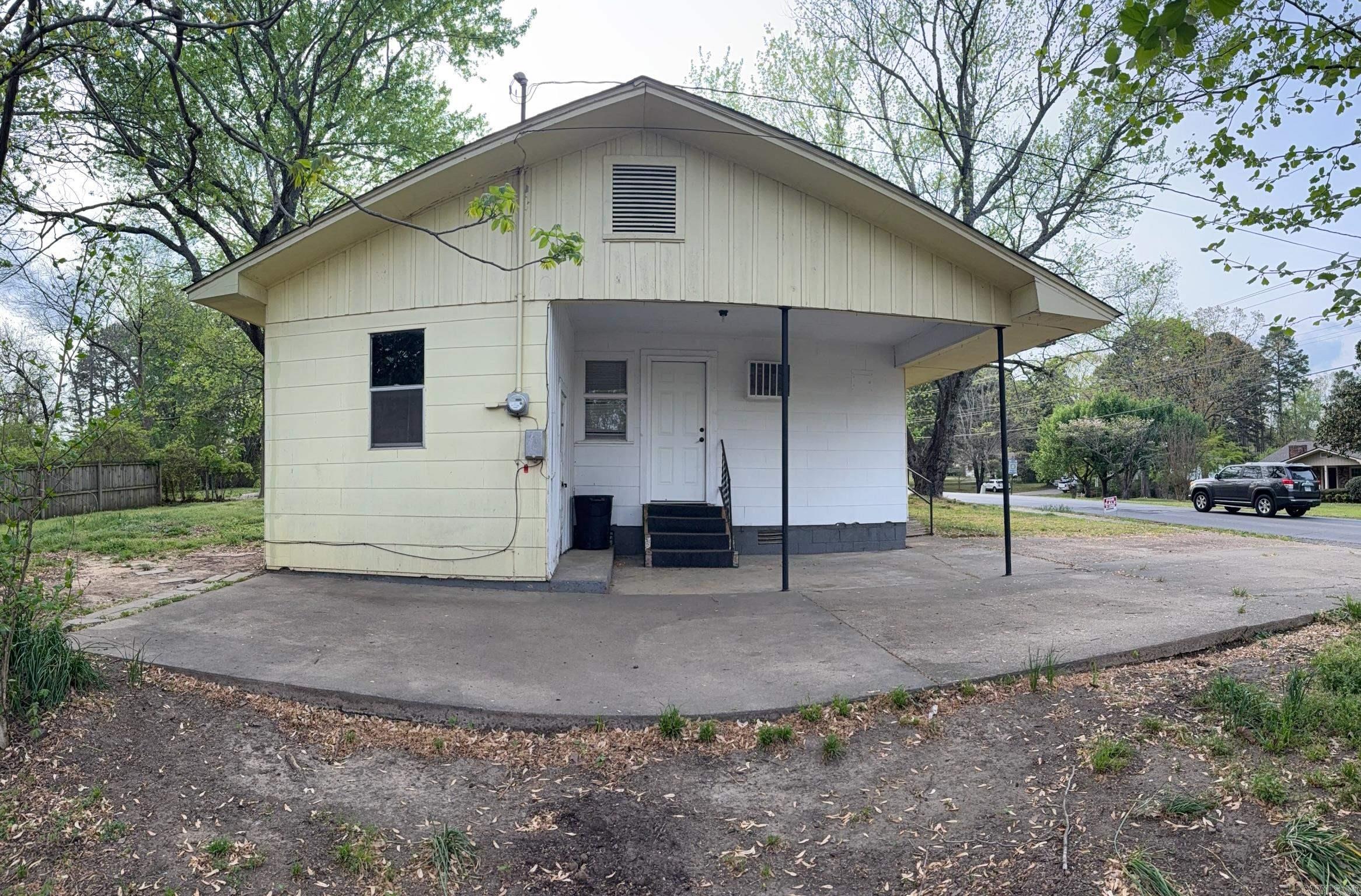703 W Front  Heber Springs, AR