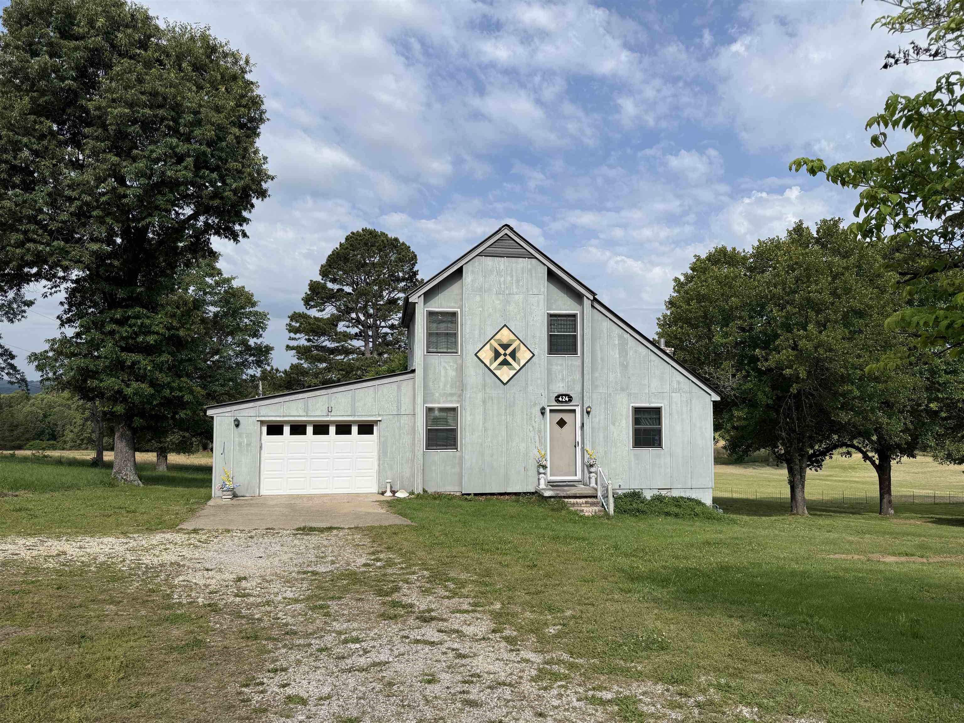424 School St  Melbourne, AR