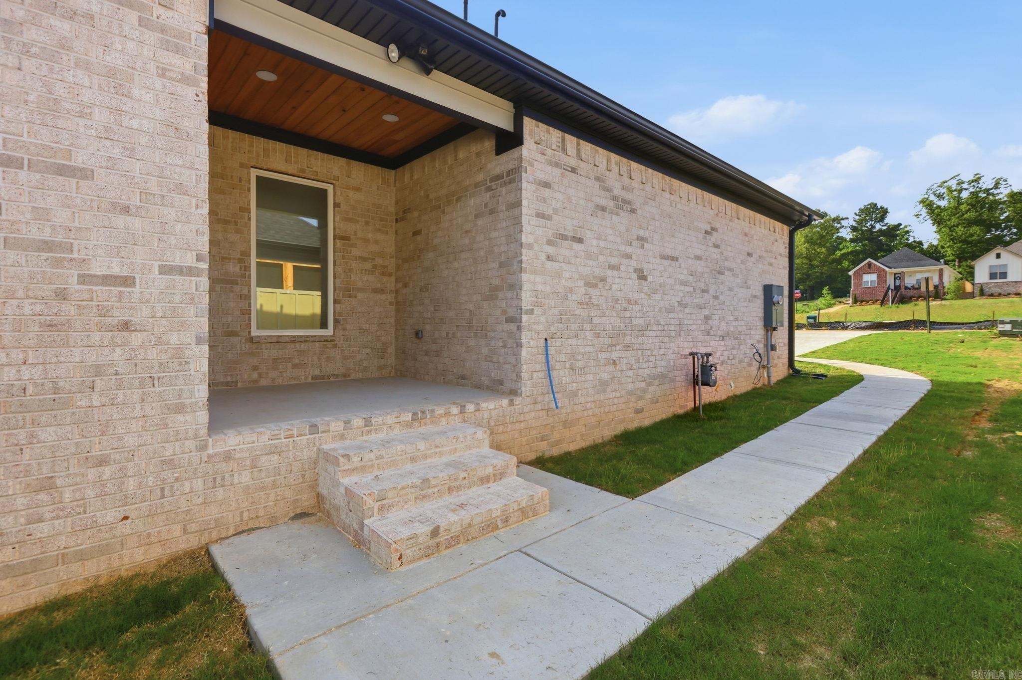 225 B  Bryant, AR