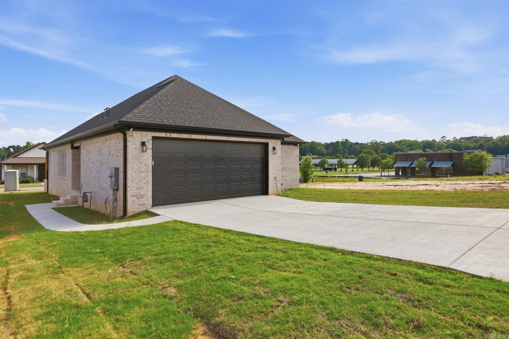 225 B  Bryant, AR