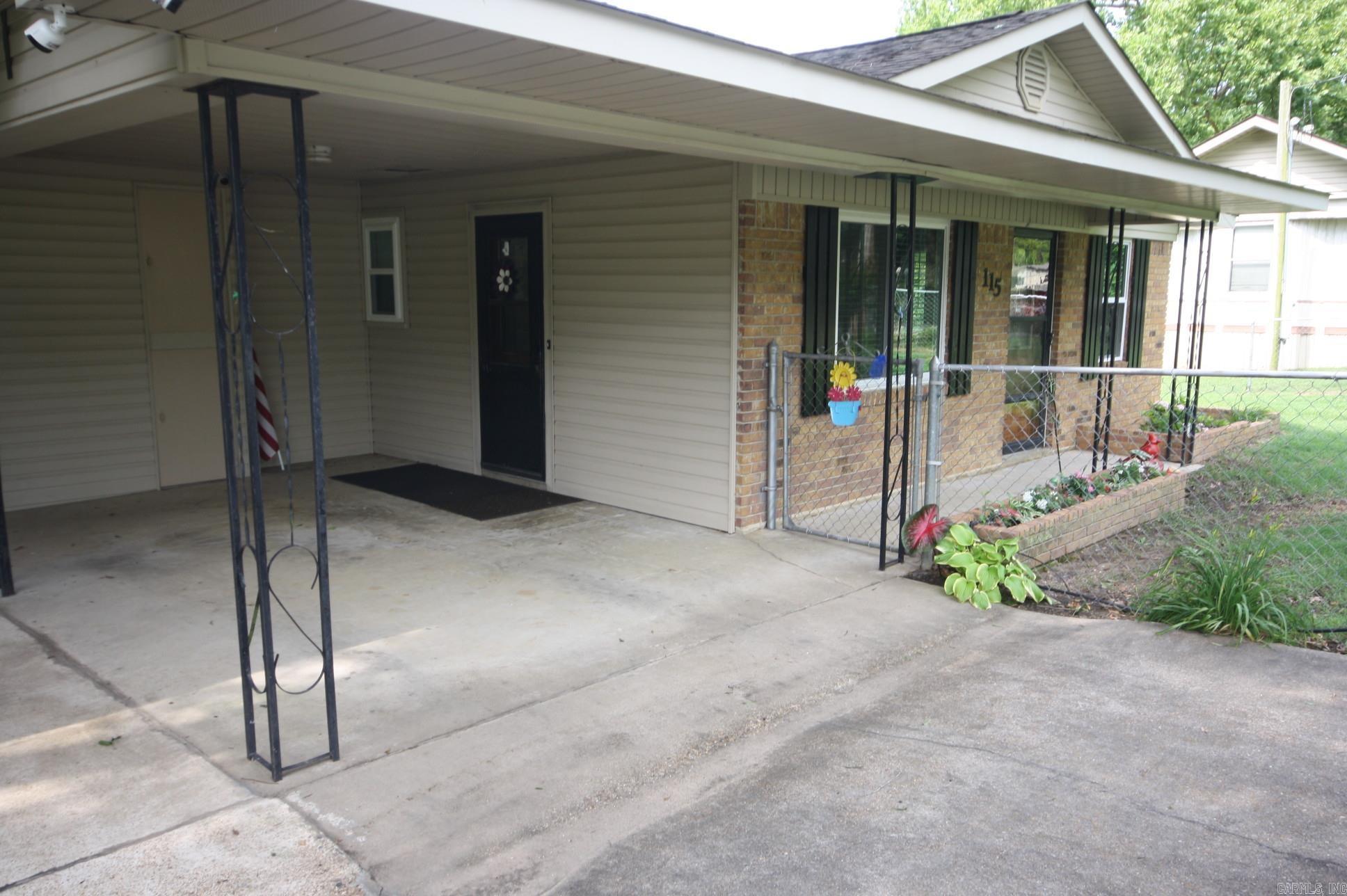 115 W Spring Street Mineral Sprs., AR 71851